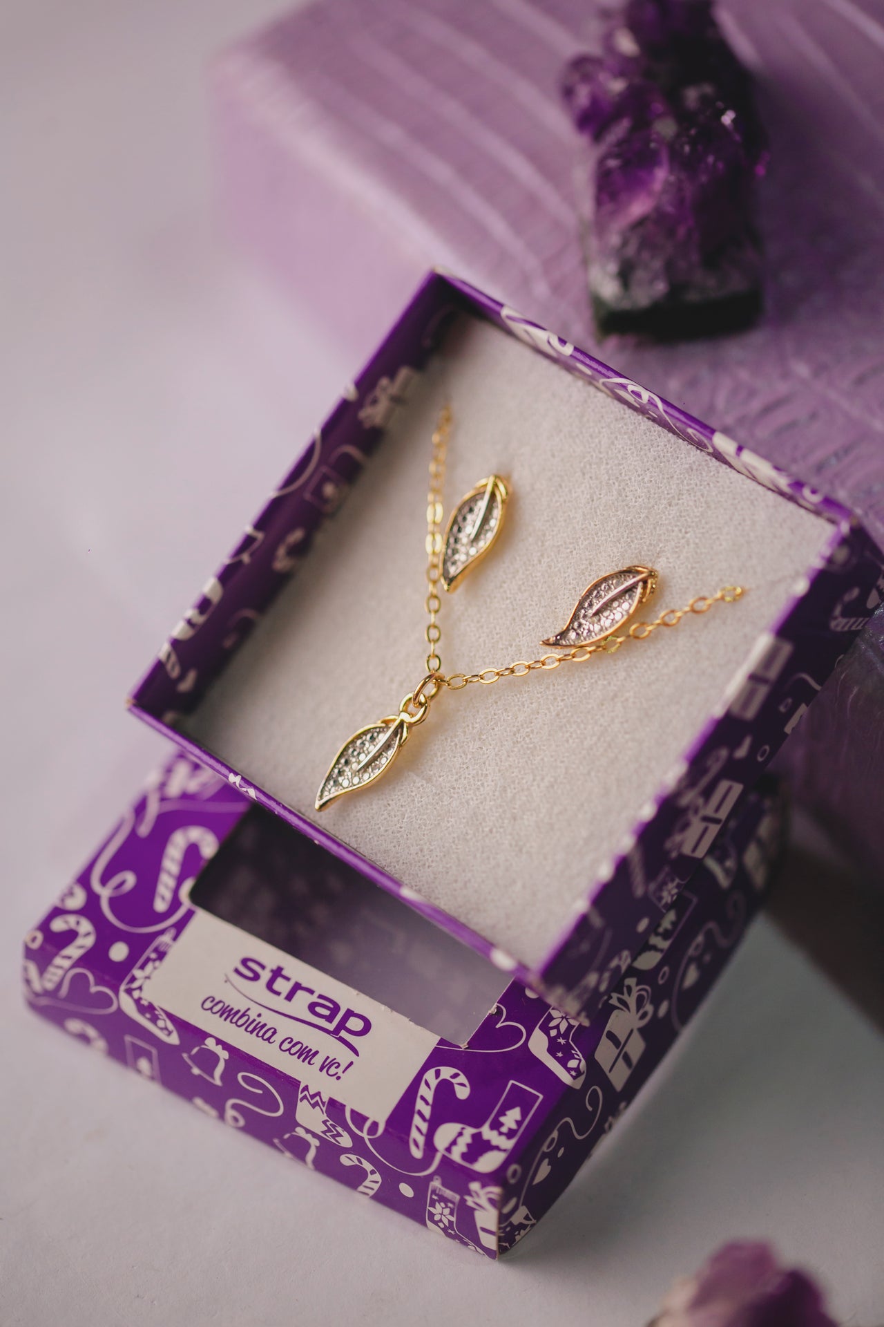 CONJUNTO BRINCO E COLAR FOLHA FOLHEADO A OURO 18K