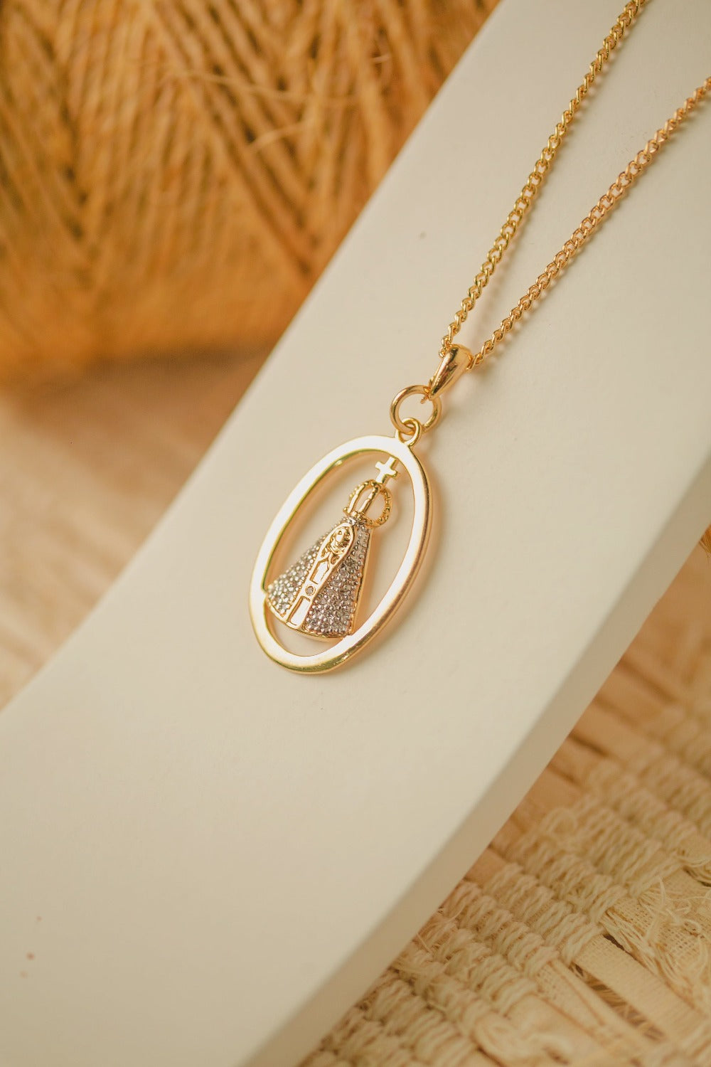 COLAR MEDALHA NOSSA SRA APARECIDA FOLHEADO A OURO 18K
