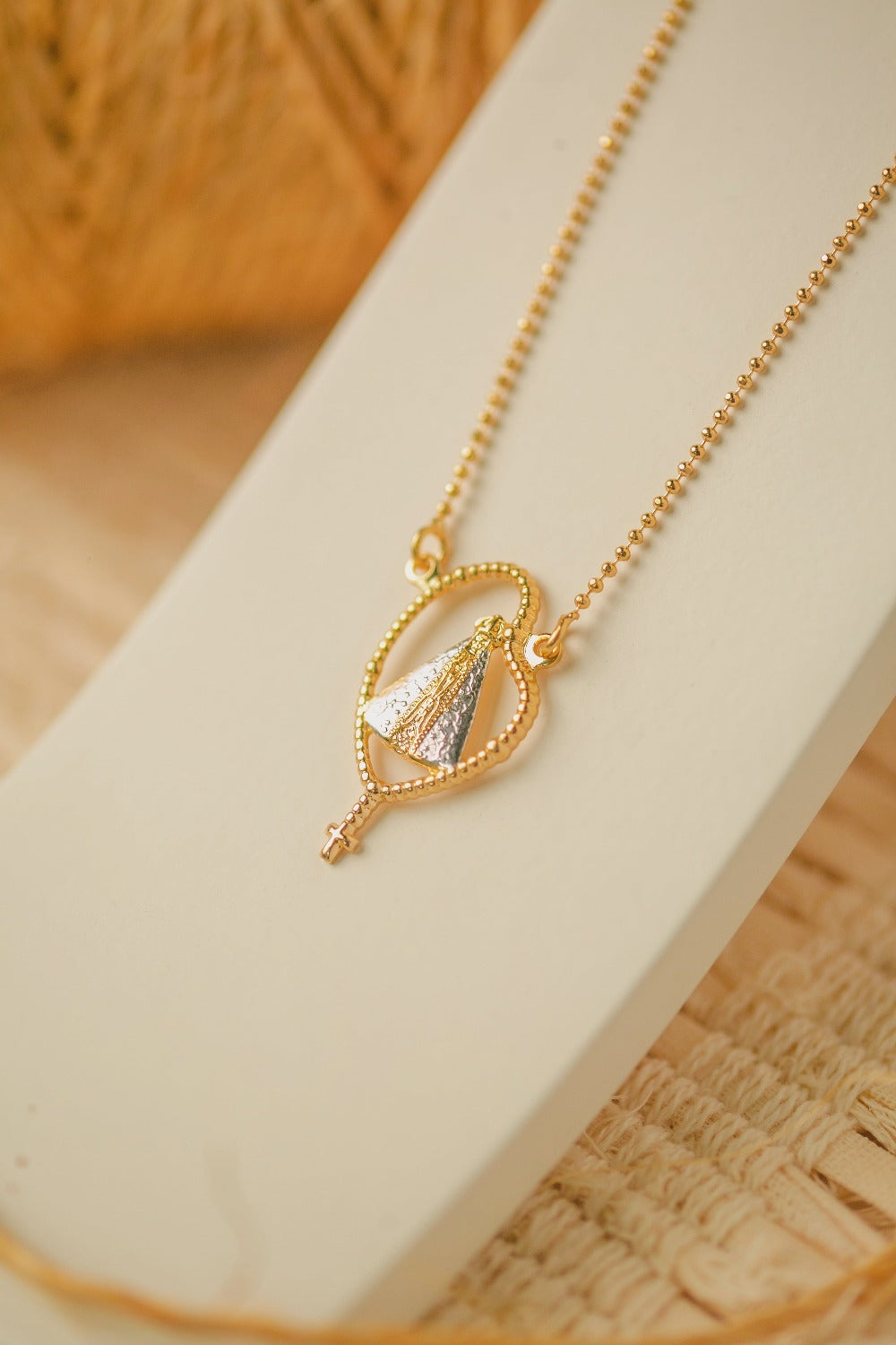COLAR ROSARIO E SANTA  FOLHEADO A OURO 18K