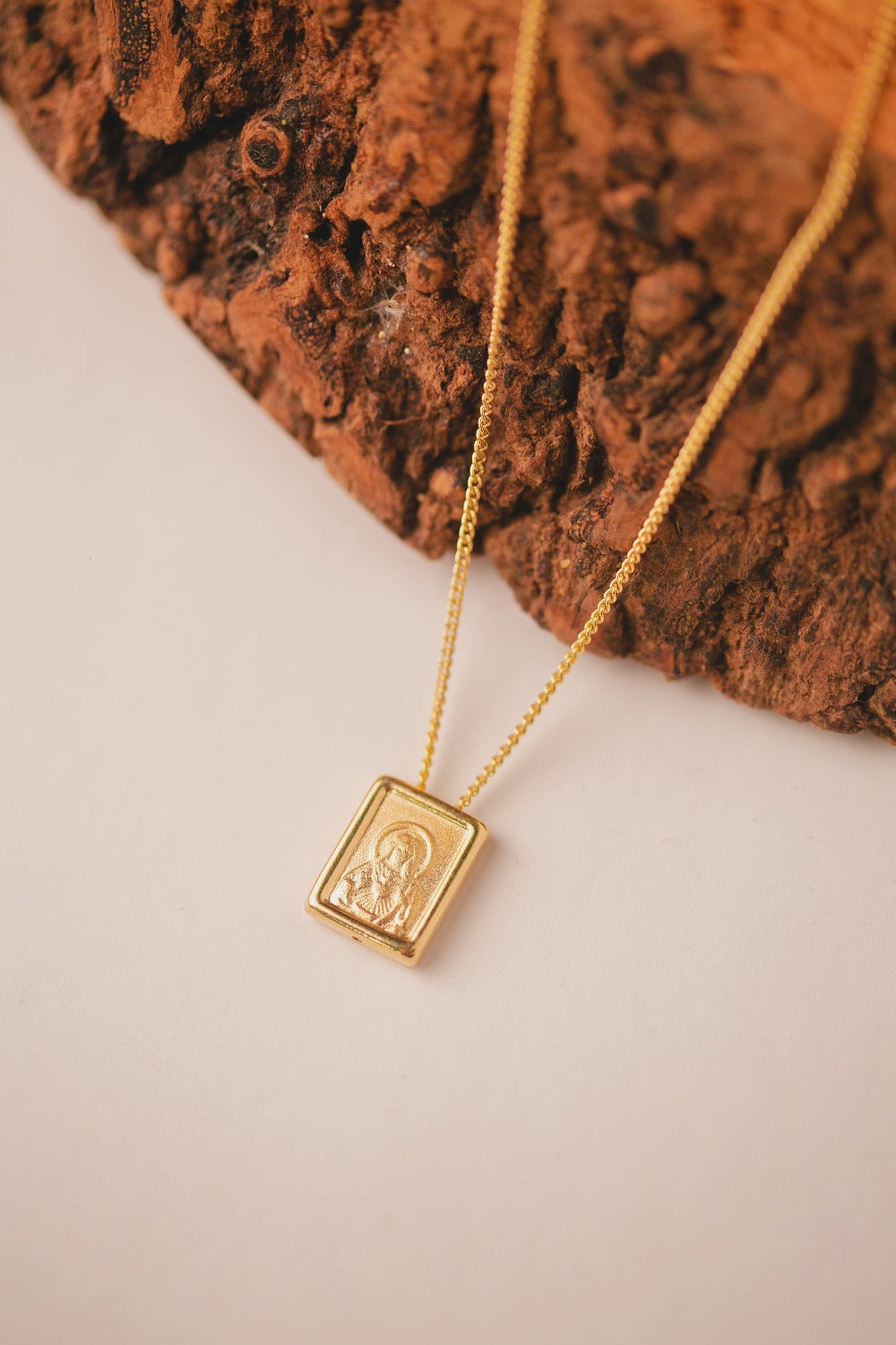 ESCAPULARIO TRADICIONAL FOLHEADO A OURO 18K
