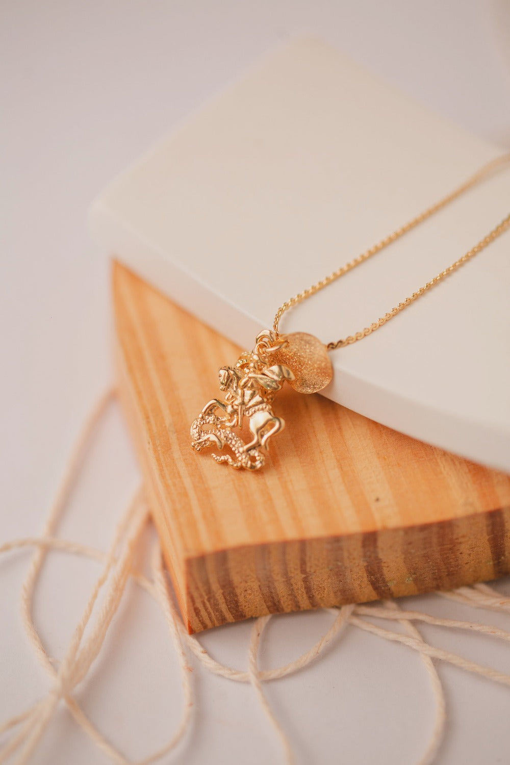 COLAR SÃO JORGE FOLHEADO A OURO 18K