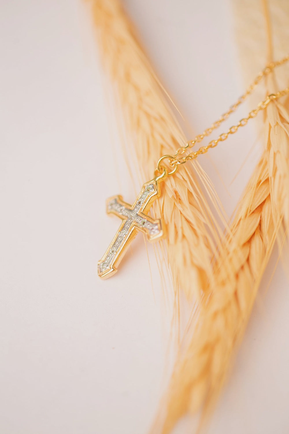 COLAR CRUZ FOLHEADO A OURO 18K