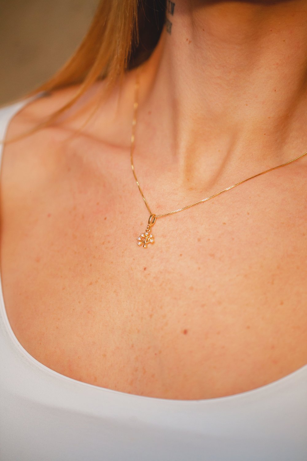 COLAR ÁRVORE DA VIDA FOLHEADA A OURO 18K