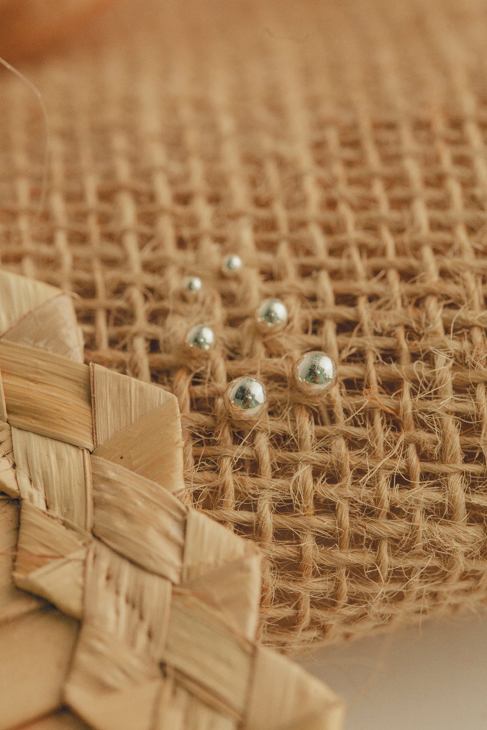 BRINCO TRIO DE PRATA COM BOLINHAS