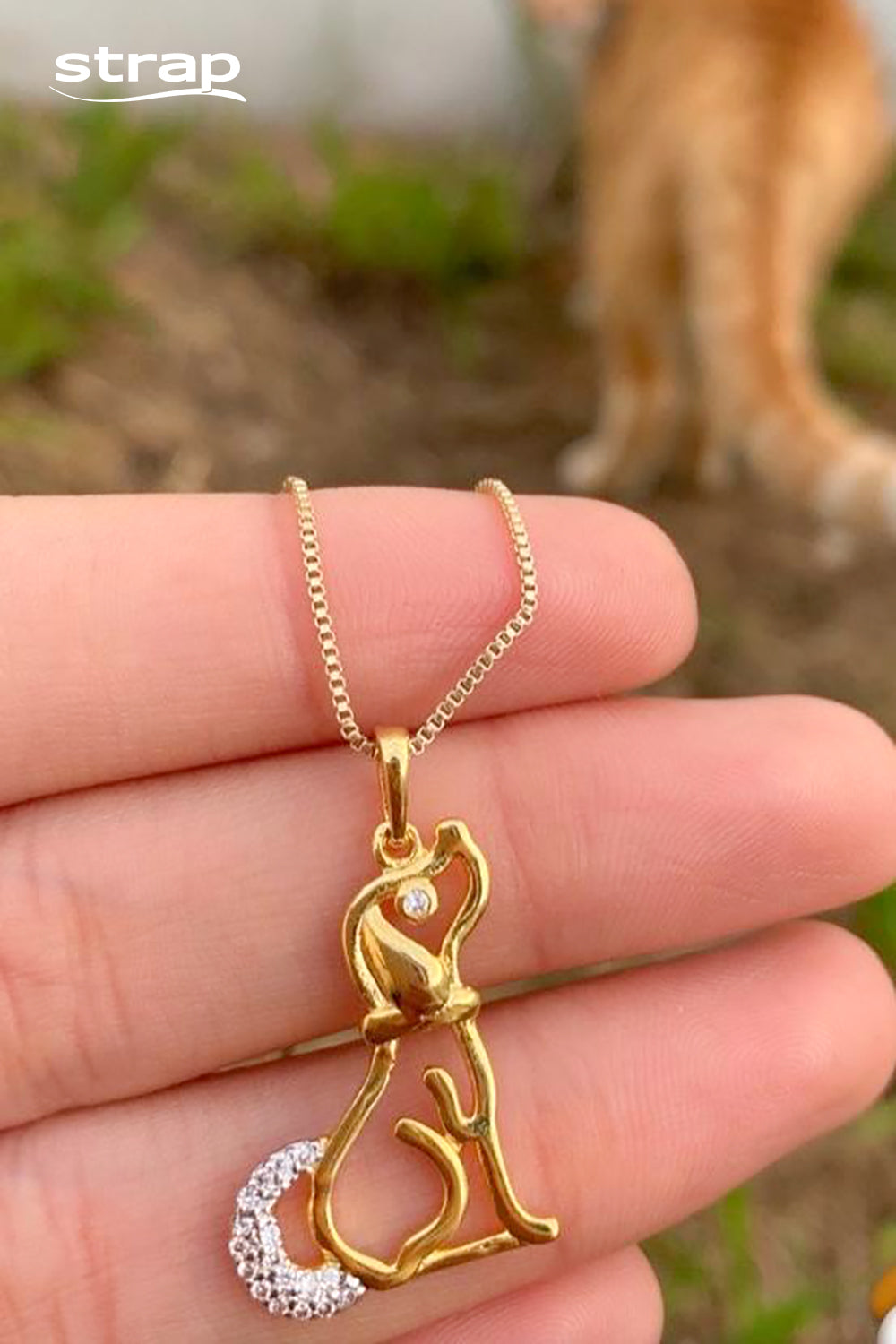 COLAR CACHORRO COM A COLA EM ZIRCONIA FOLHEADO A OURO 18K