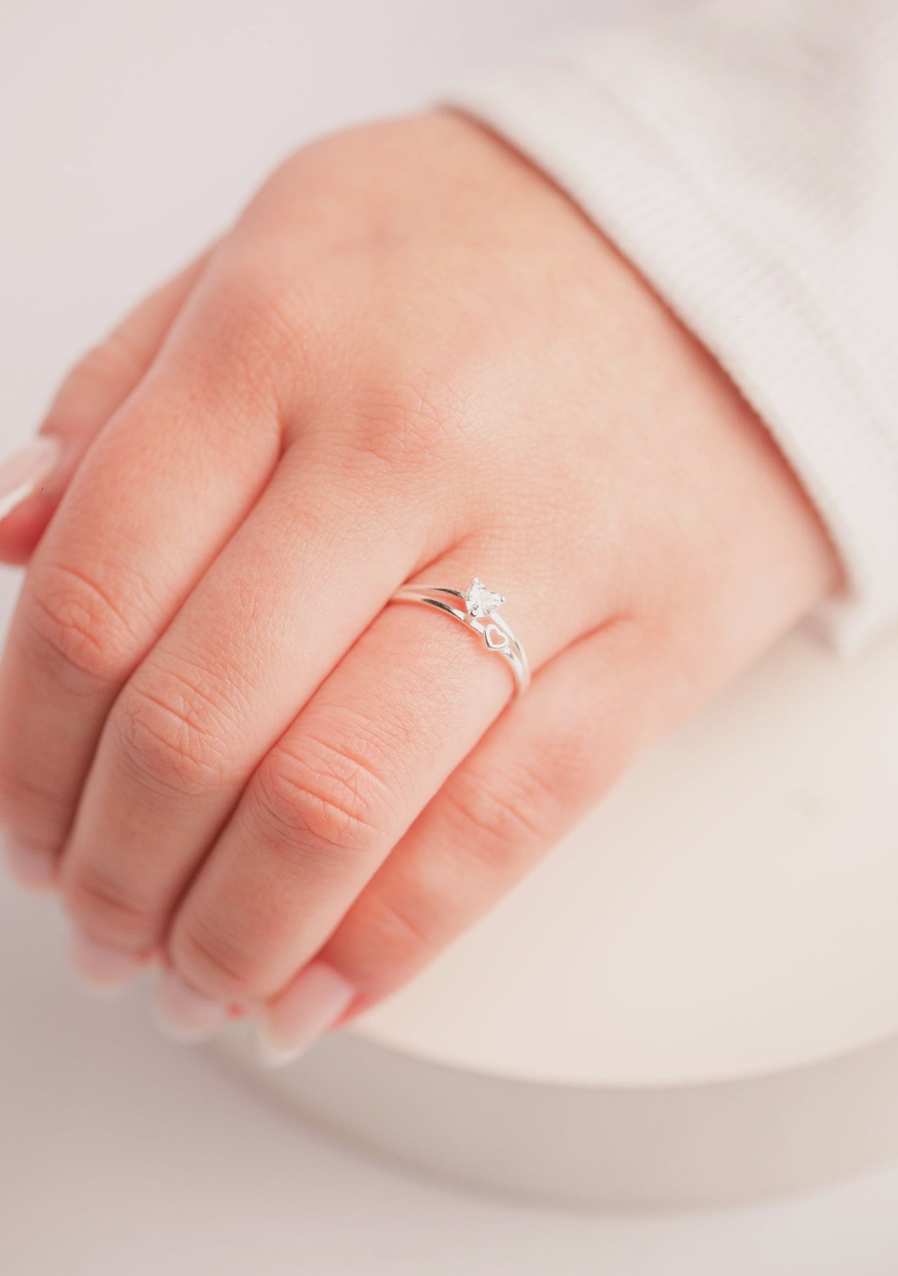 ANEL DE PRATA ZIRCONIA E CORAÇÃO