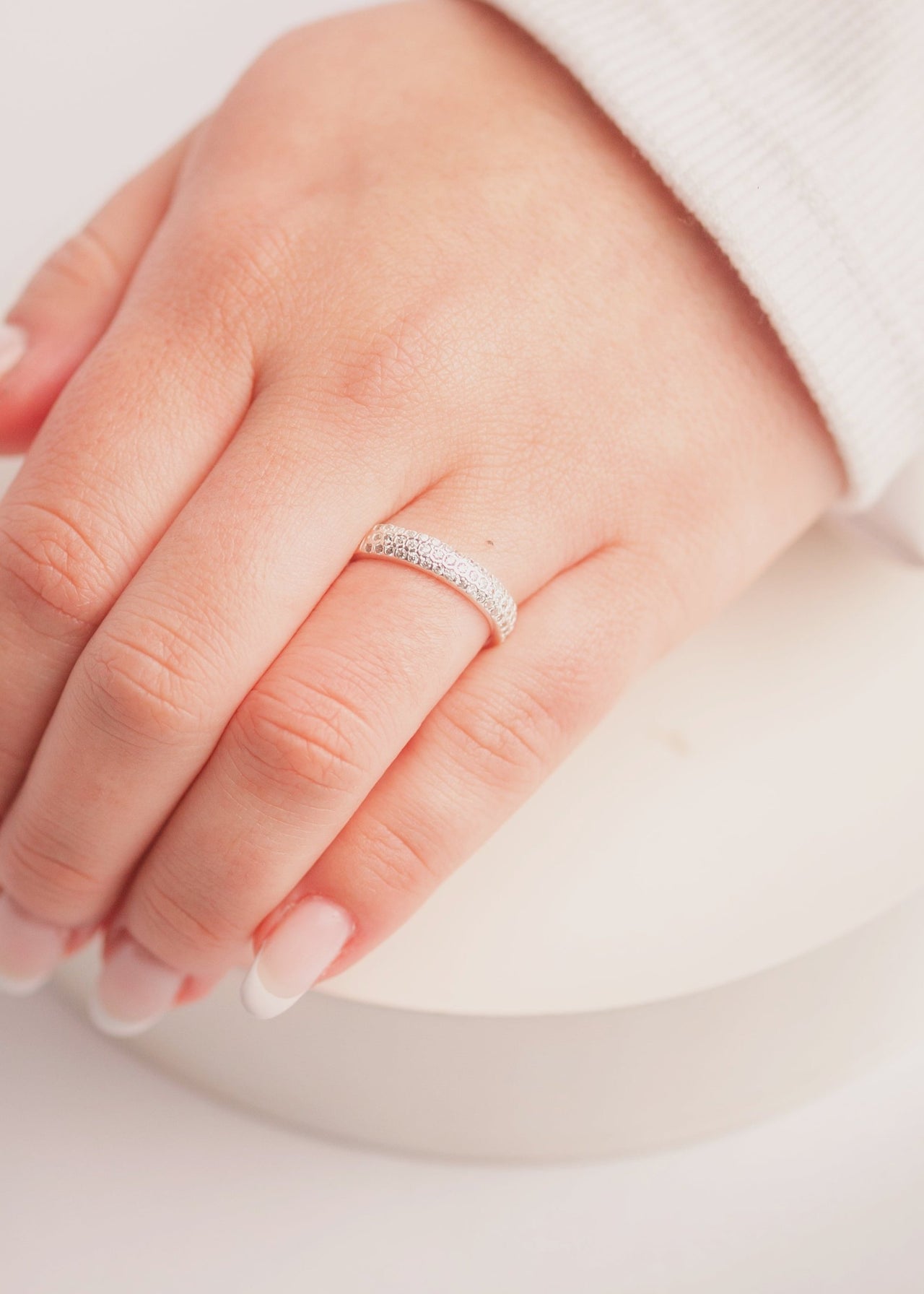 ANEL DE PRATA CRAVEJADO DE ZIRCONIA