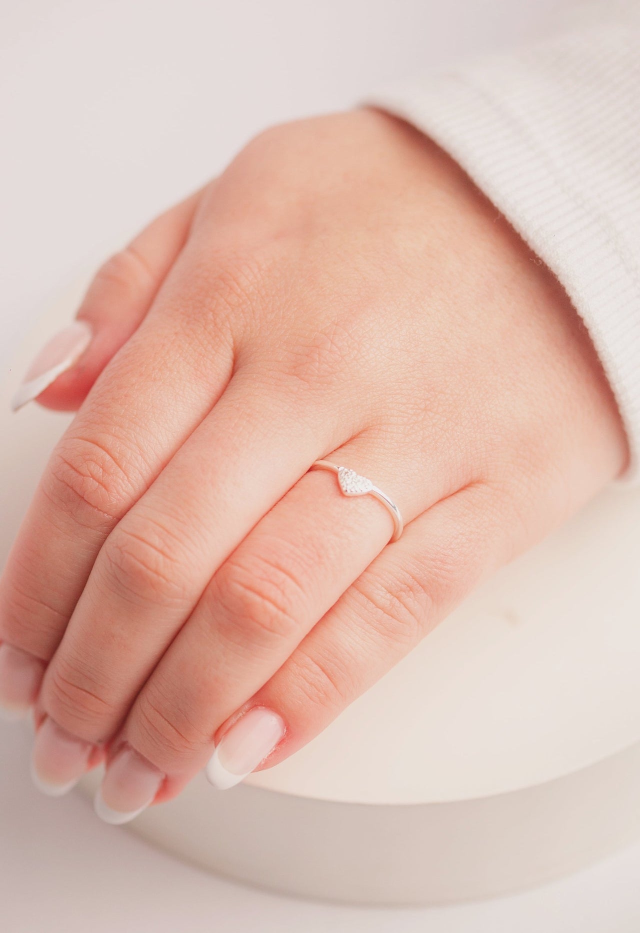 ANEL DE PRATA CORAÇÃO CRAVEJADO