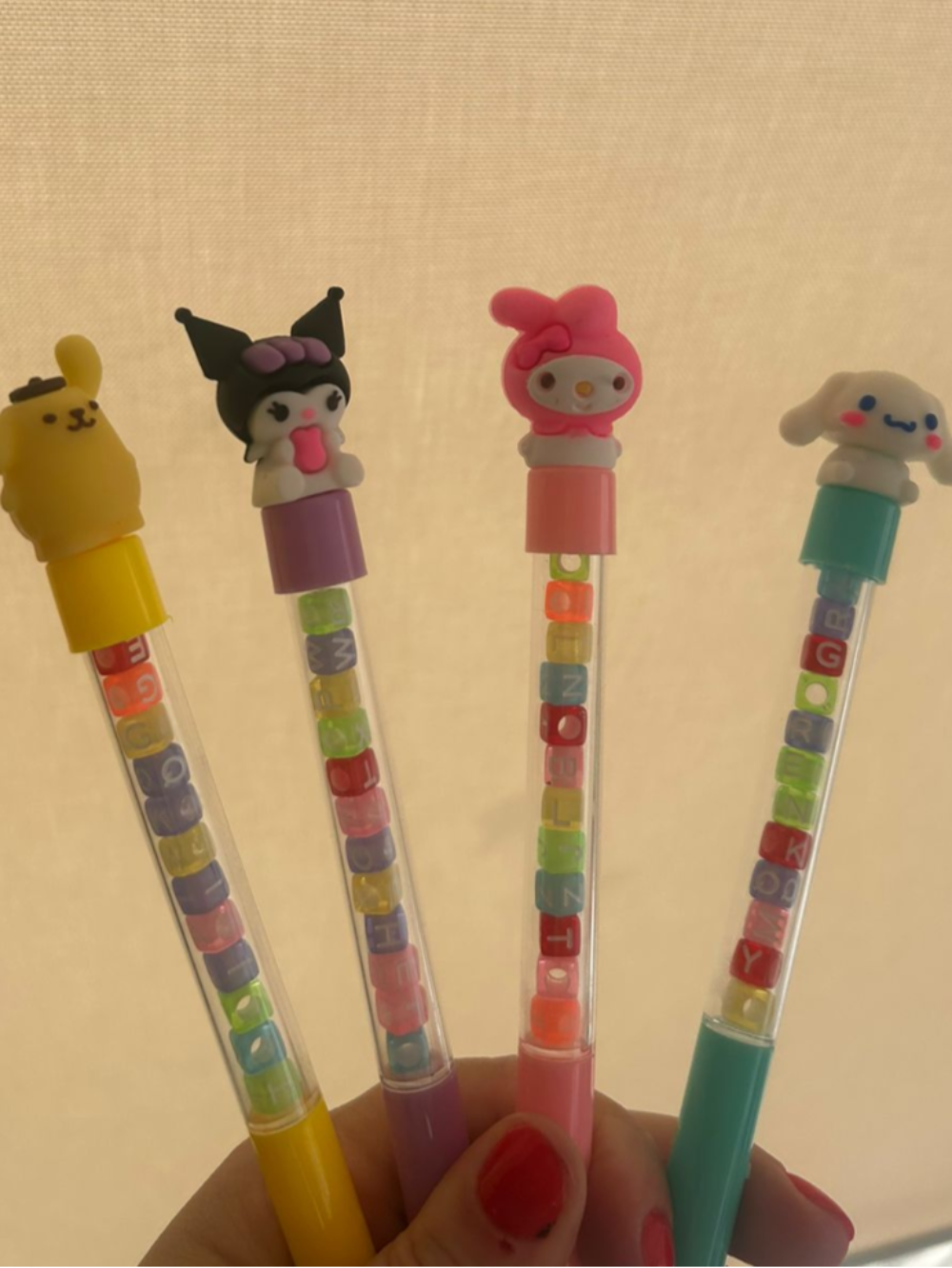 CANETA SANRIO OI FOFA