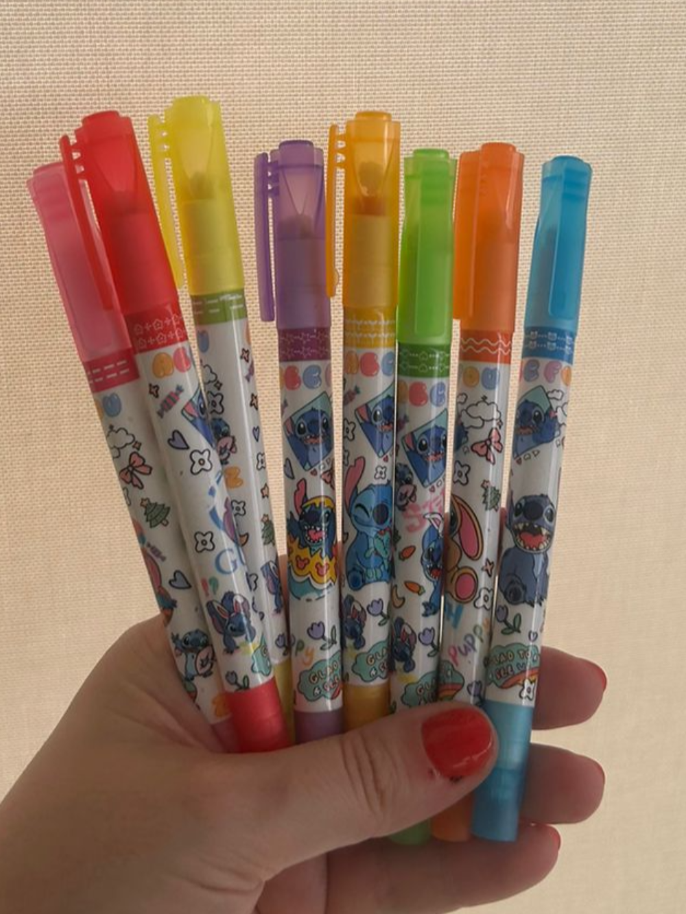 CANETA STITCH COM CARIMBO OI FOFA