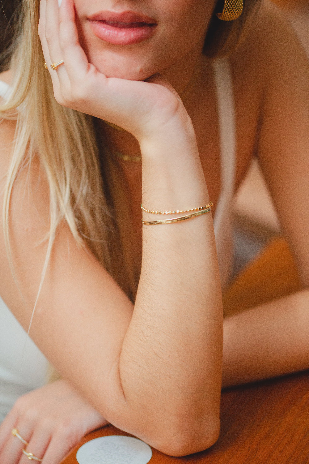 PULSEIRA MALHA FITA DUPLA DE BOLINHAS FOLHEADO A OURO 18K