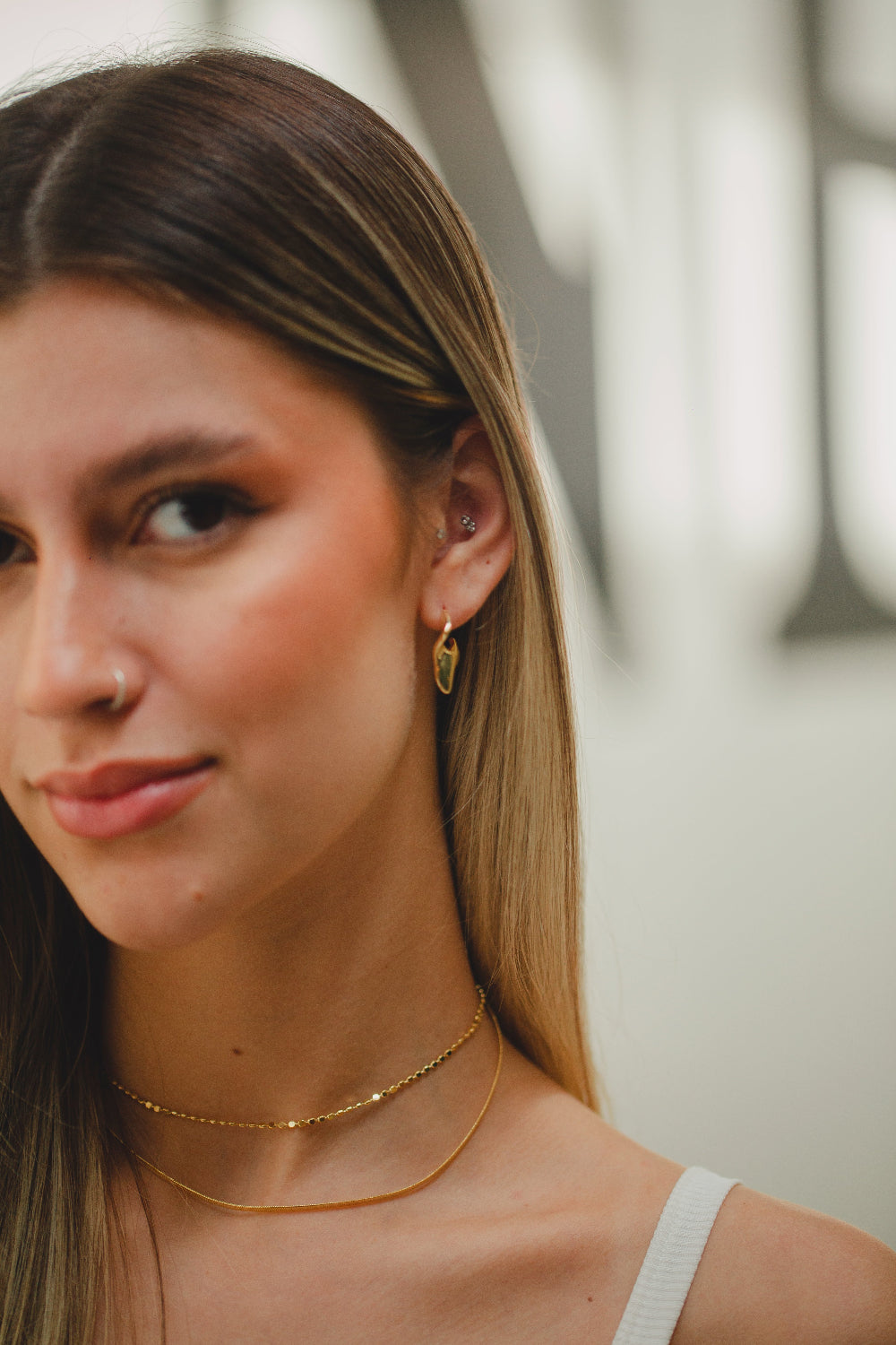 COLAR CHOKER DUPLA MALHA FITA COM BOLINHAS FOLHEADO A OURO 18K
