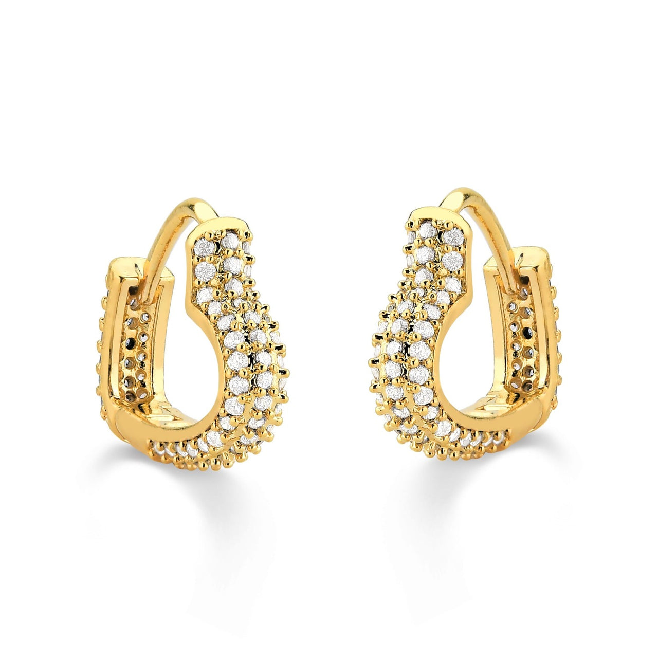 BRINCO DE ARGOLA DE CORAÇÃO CRAVEJADA DE ZIRCONIAS CRISTAIS FOLHEADO A OURO 18K