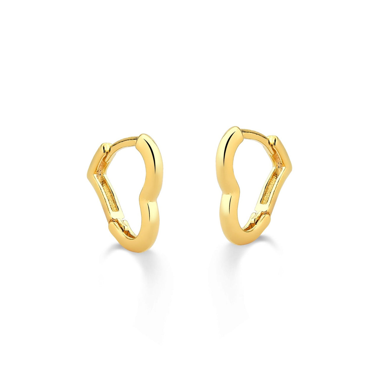 BRINCO DE ARGOLA DE CORAÇÃO PEQUENO LISO FOLHEADO A OURO 18K