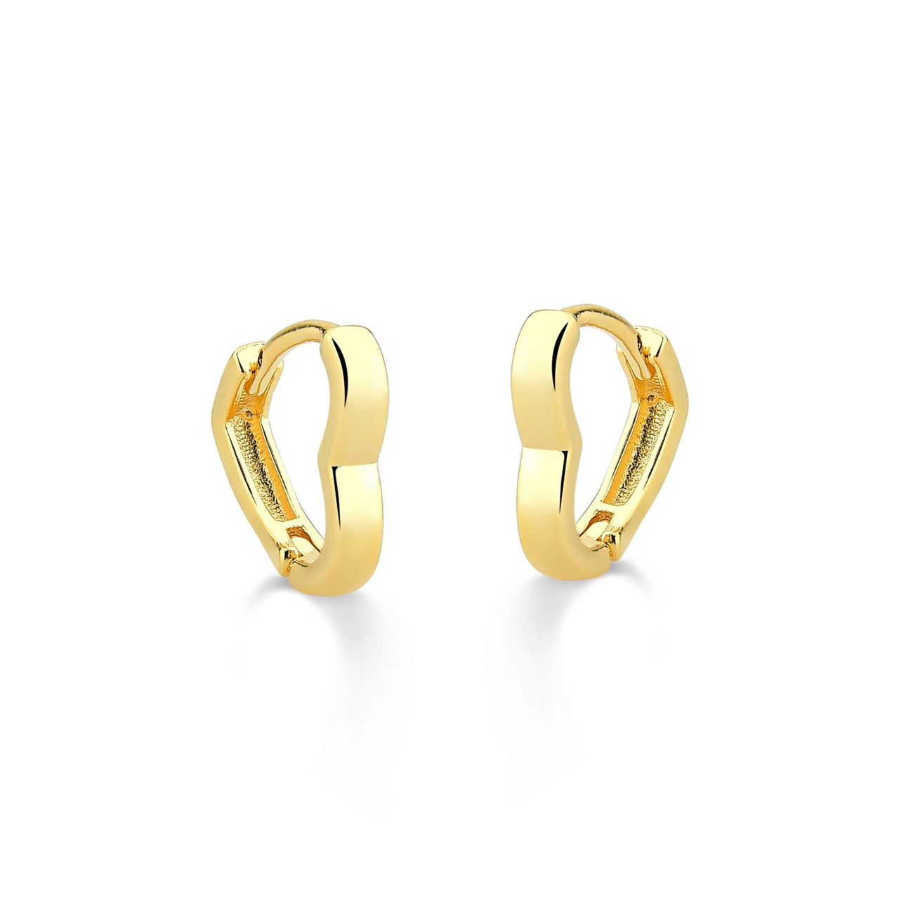 BRINCO DE ARGOLA DE CORAÇÃO LISO PEQUENO FOLHEADO A OURO 18K