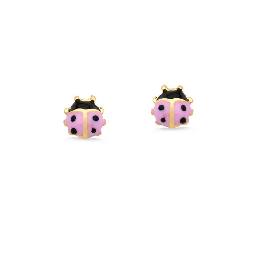 BRINCO MINI JOANINHA RESINADA ROSA FOLHEADO A OURO 18K