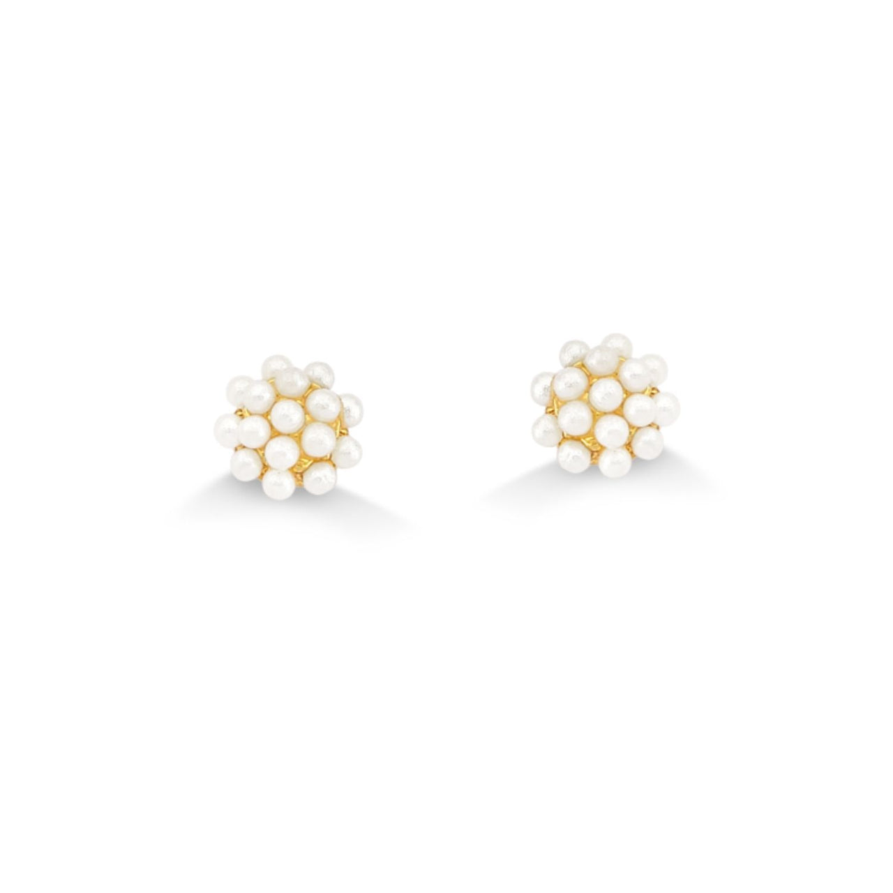 BRINCO MINI ESFERA COM PEROLAS FOLHEADO A OURO 18K