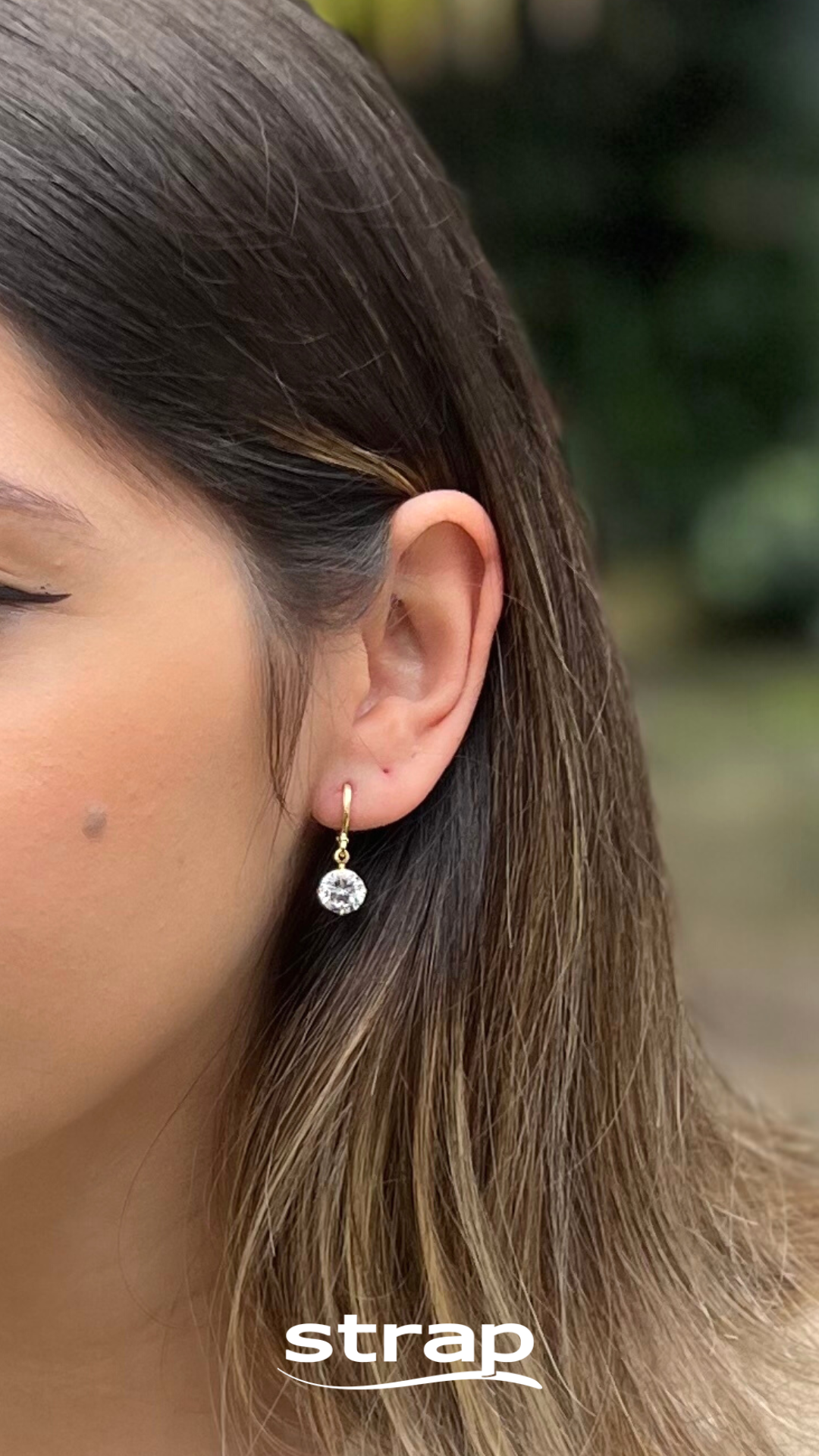 BRINCO DE ARGOLA COM ZIRCÔNIA MÉDIA FOLHEADA A OURO 18K