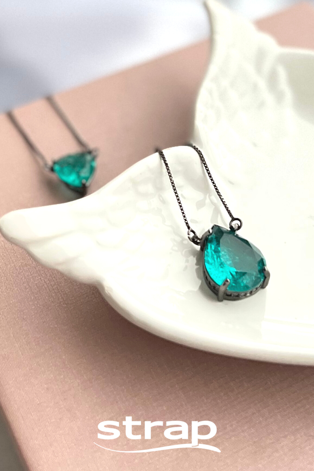 COLAR COM CORAÇÃO DE TURMALINA PARAÍBA FUSION FOLHEADO A RÓDIO NEGRO