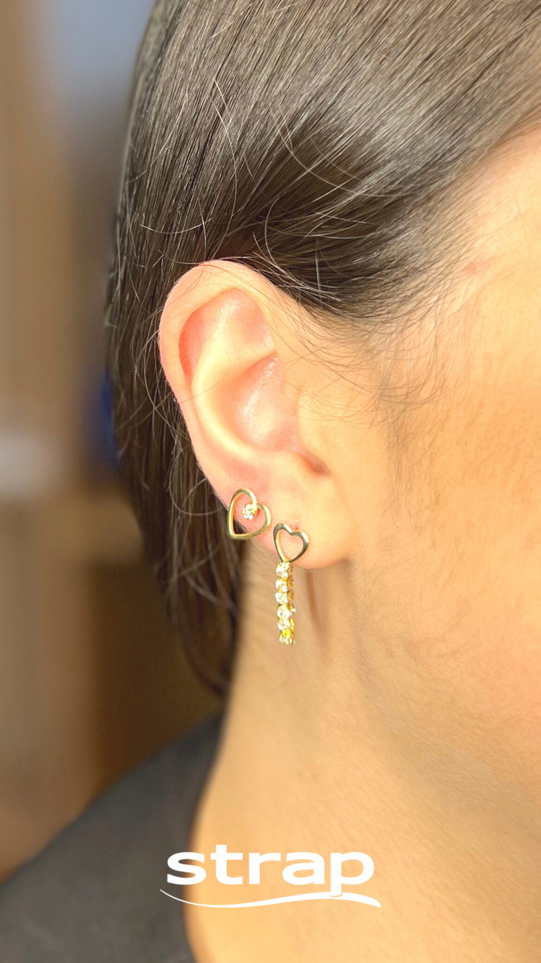 BRINCO MINI CORAÇÃO VAZADO COM ZIRCÔNIA FOLHEADO A OURO 18K
