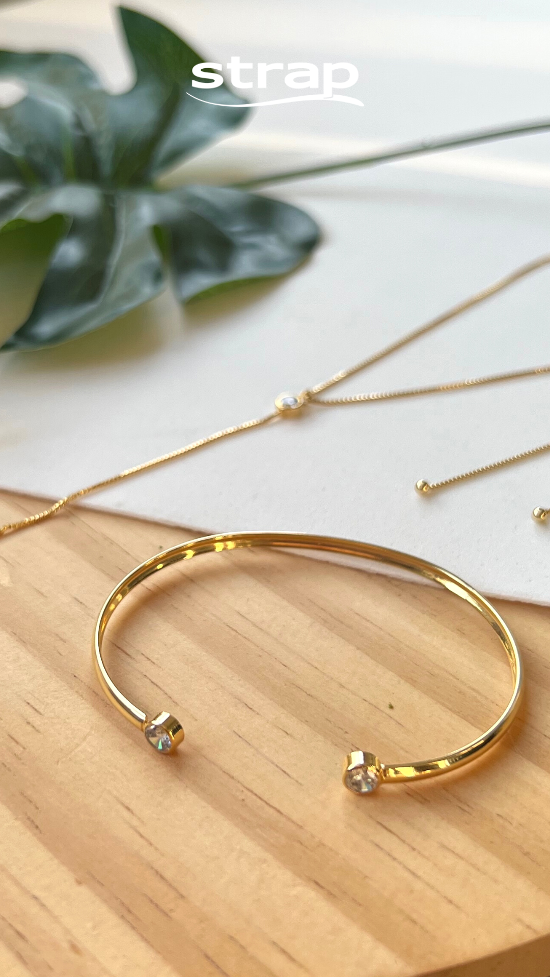 BRACELETE REGULÁVEL COM ZIRCÔNIAS FOLHEADO A OURO 18K