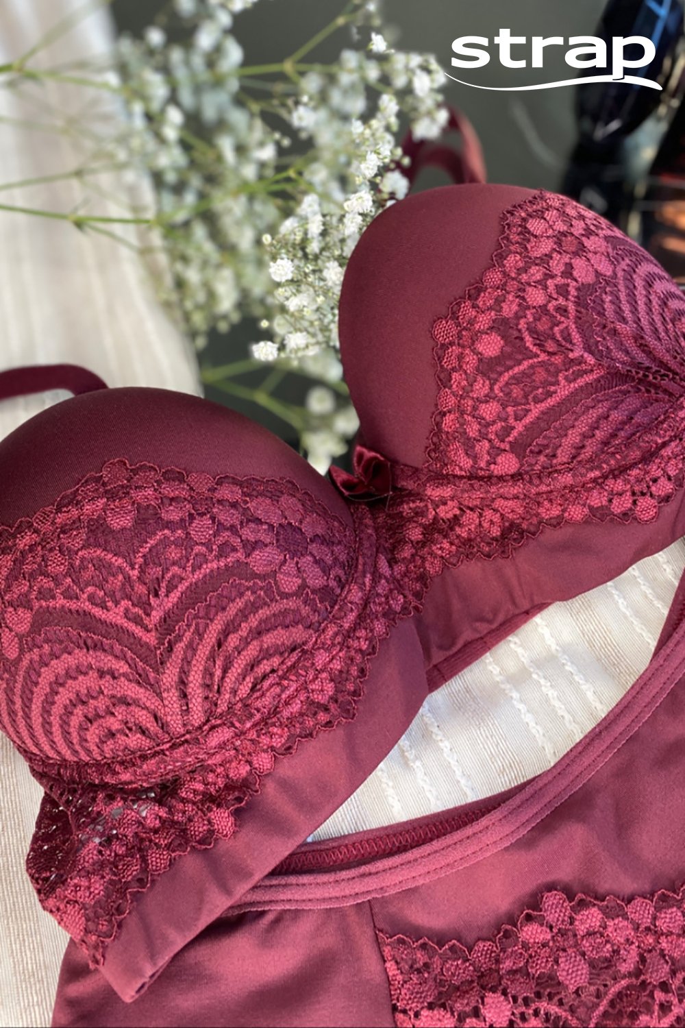 CONJUNTO SUTIÃ COM BASE E FIO DUPLO COM DETALHES EM RENDA