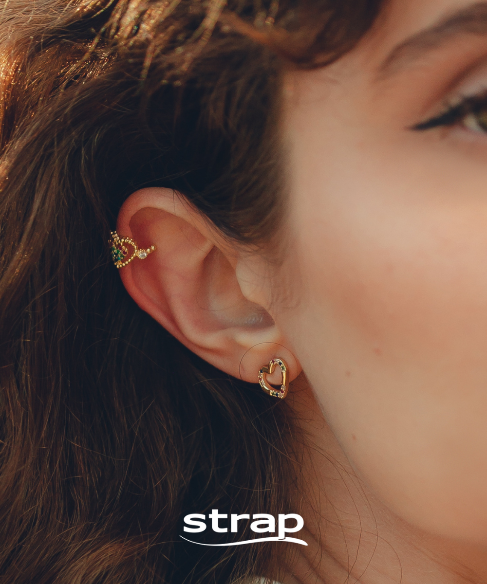 BRINCO PIERCING DE CORAÇÃO E ZIRCONIAS COLORIDAS FOLHEADO A OURO 18K