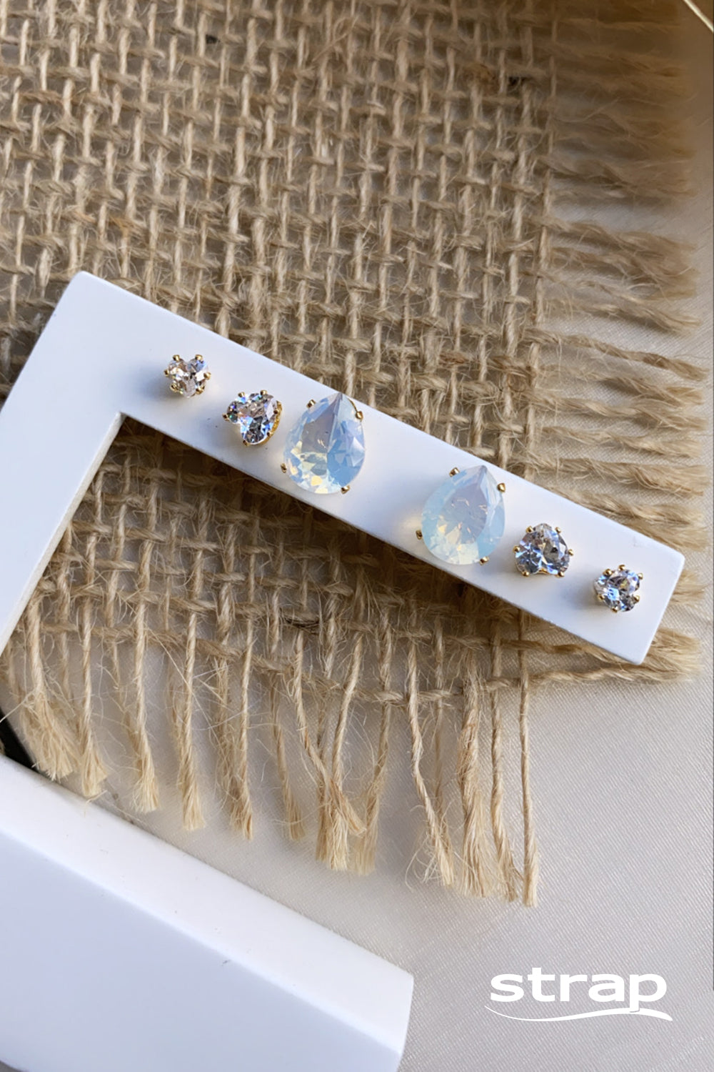 BRINCO CORAÇÃO ZIRCONIA MINI FOLHEADO A OURO 18K