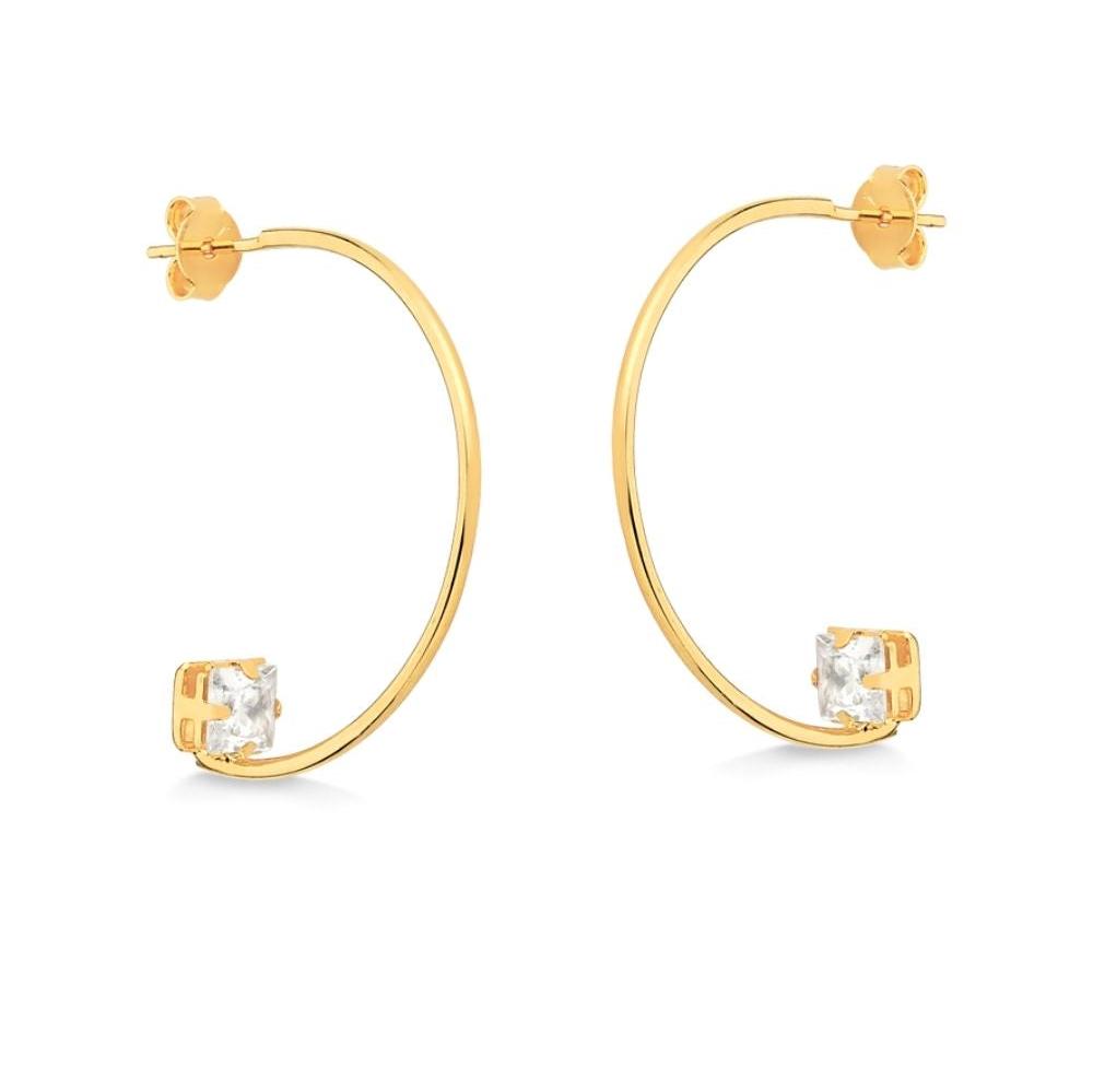 BRINCO DE MEIA ARGOLA COM ZIRCÔNIA COM 4 CM DE DIÂMETRO FOLHEADO A OURO 18K