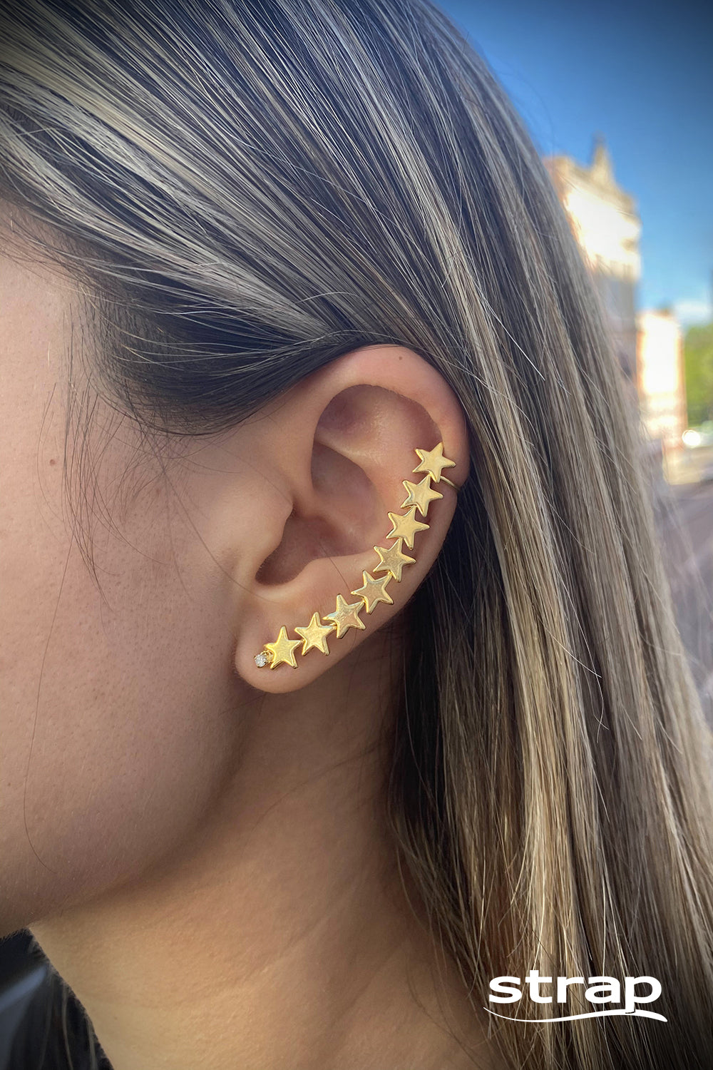 BRINCO EAR CUFF LONGO DE ESTRELAS FOLHEADO A OURO 18K