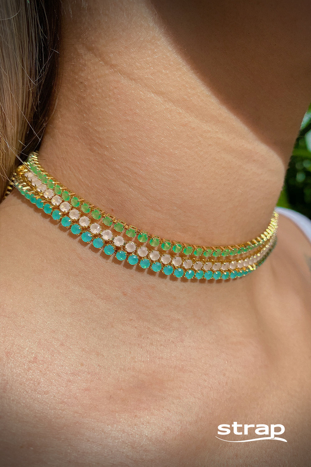 COLAR CHOKER RIVIEIRA ROSA MÉDIA FOLHEADO A OURO 18K