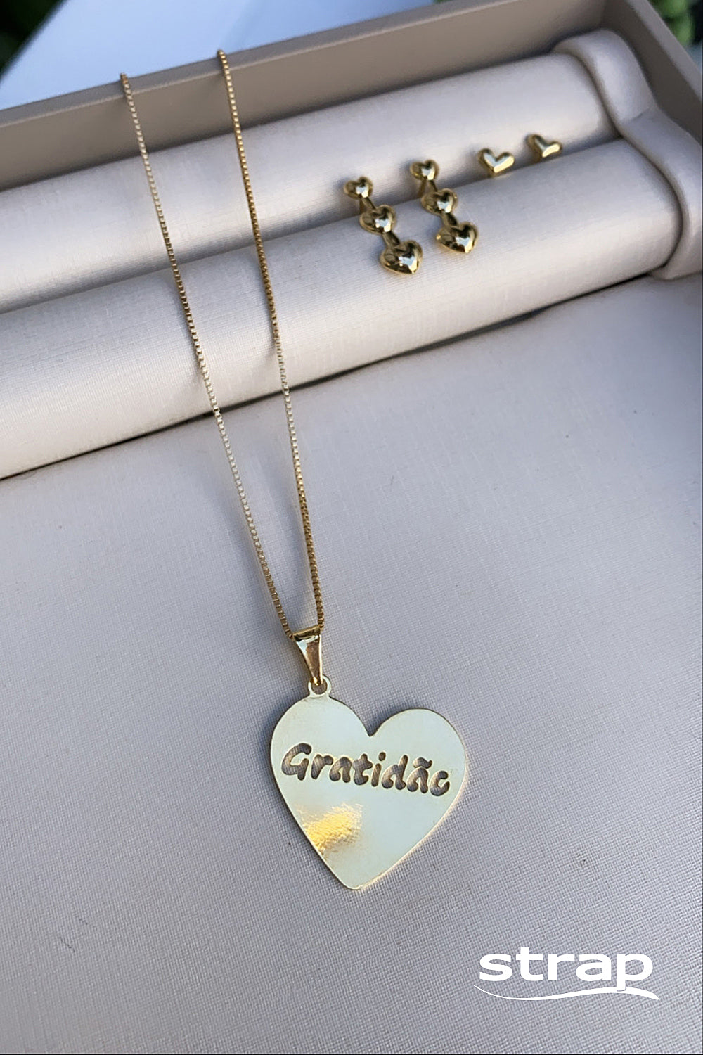 COLAR CORAÇÃO GRATIDÃO FOLHEADO A OURO 18K