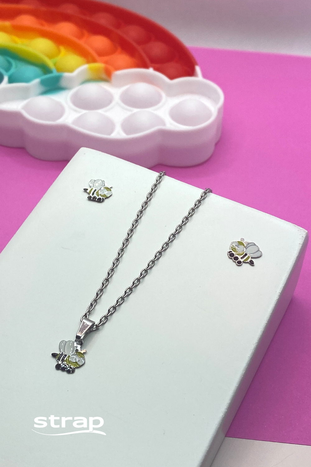 CONJUNTO DE BRINCO E COLAR COM PINGENTE DE ABELHA EM AÇO INOX