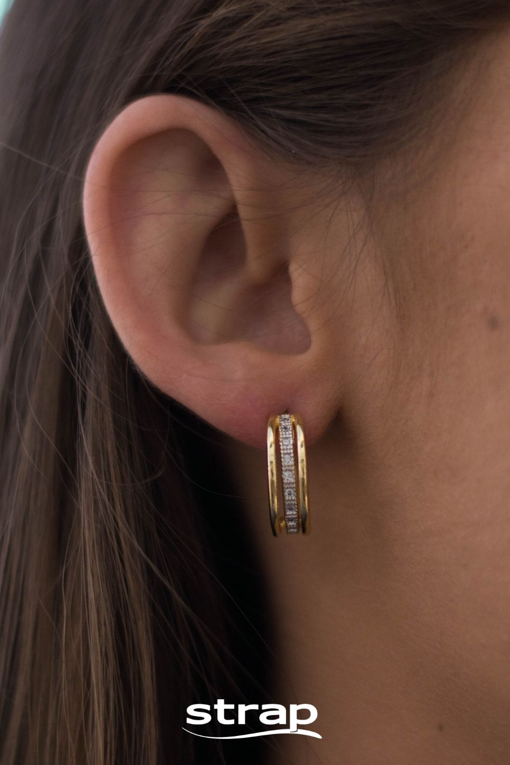 BRINCO CLASSICO DE ELOS CRAVEJADO DE ZIRCÔNIAS FOLHEADO A OURO 18K