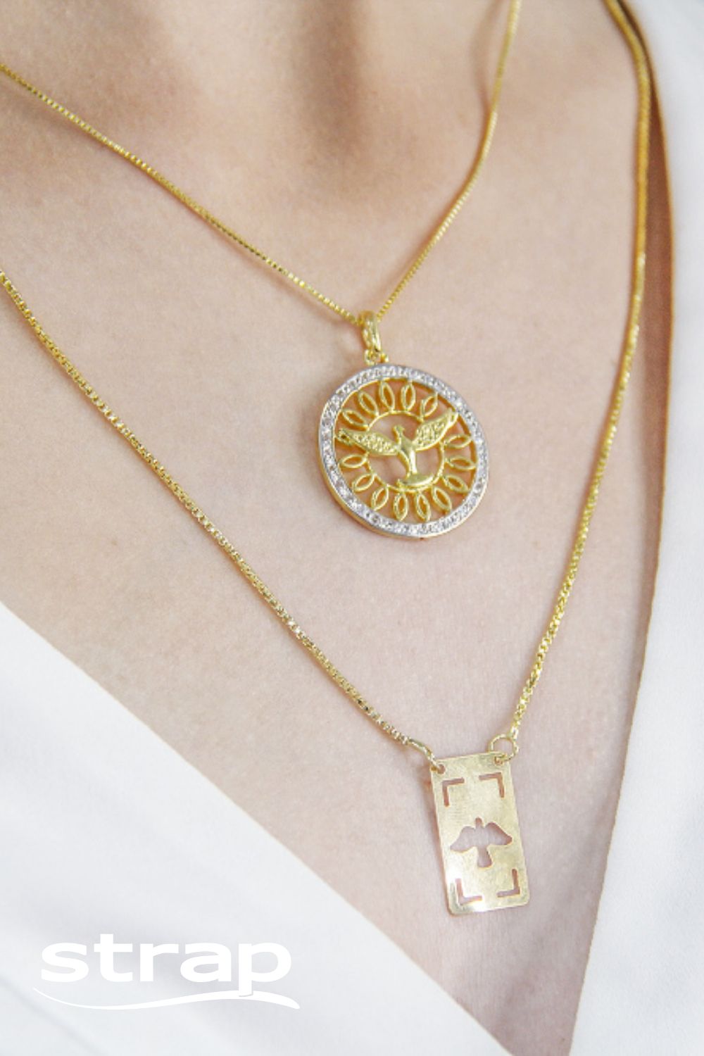 COLAR COM MANDALA DIVINO ESPÍRITO SANTO FOLHEADO A OURO 18K