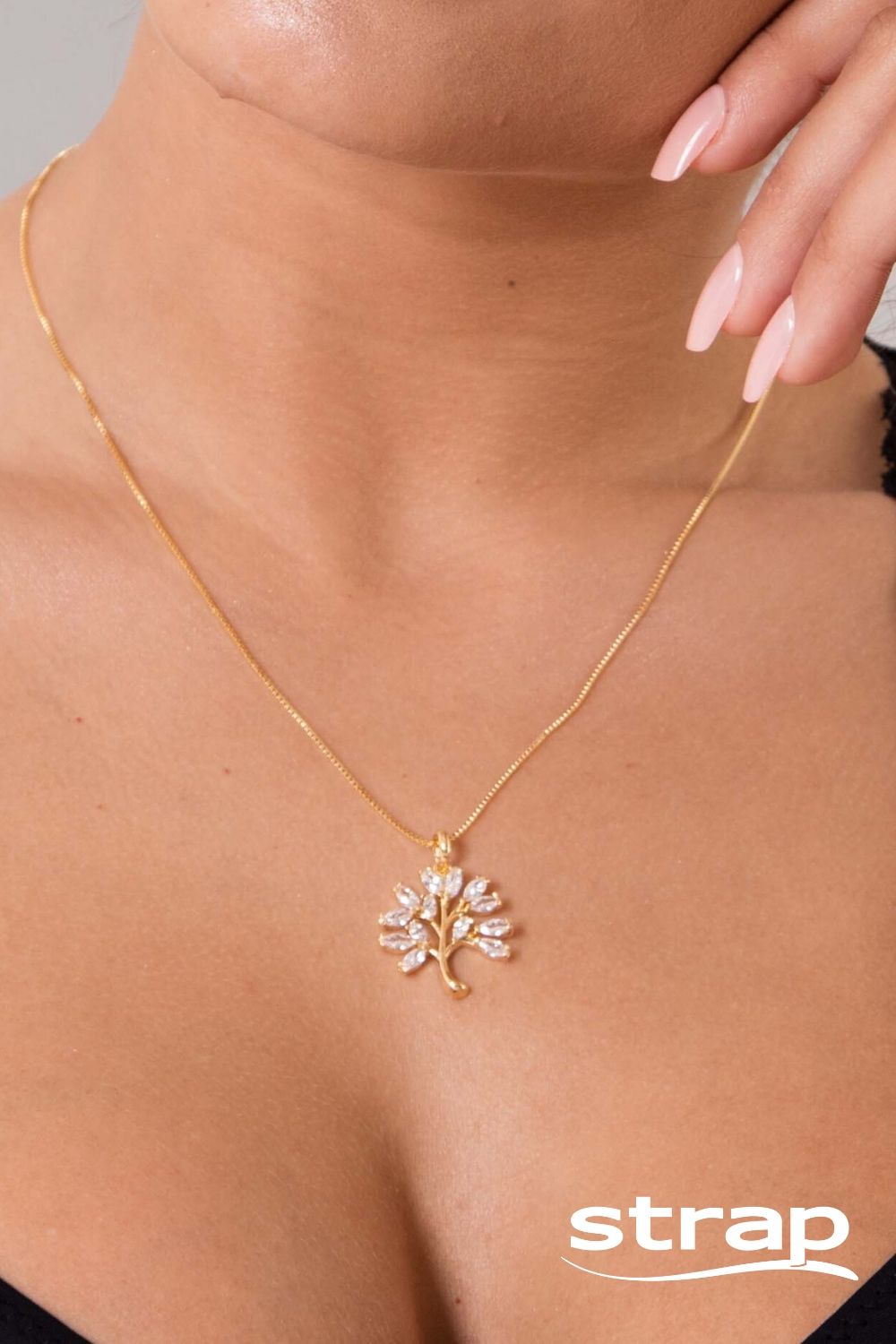 COLAR ÁRVORE DA VIDA MÉDIO CRAVEJADO DE ZIRCÔNIAS FOLHEADO A OURO 18K