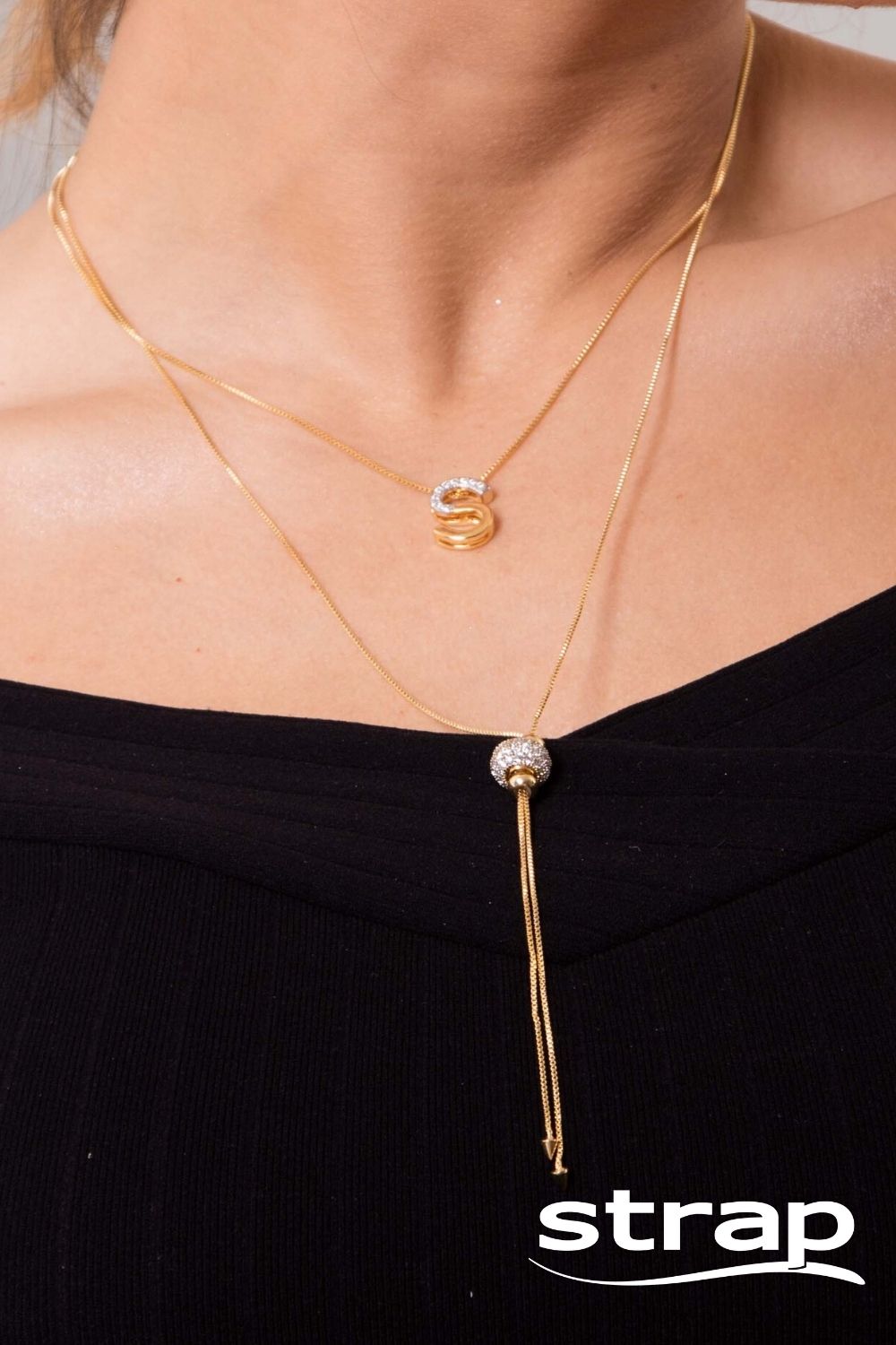 COLAR GRAVATINHA AJUSTÁVEL CRAVEJADO DE ZIRCÔNIAS FOLHEADO A OURO 18K