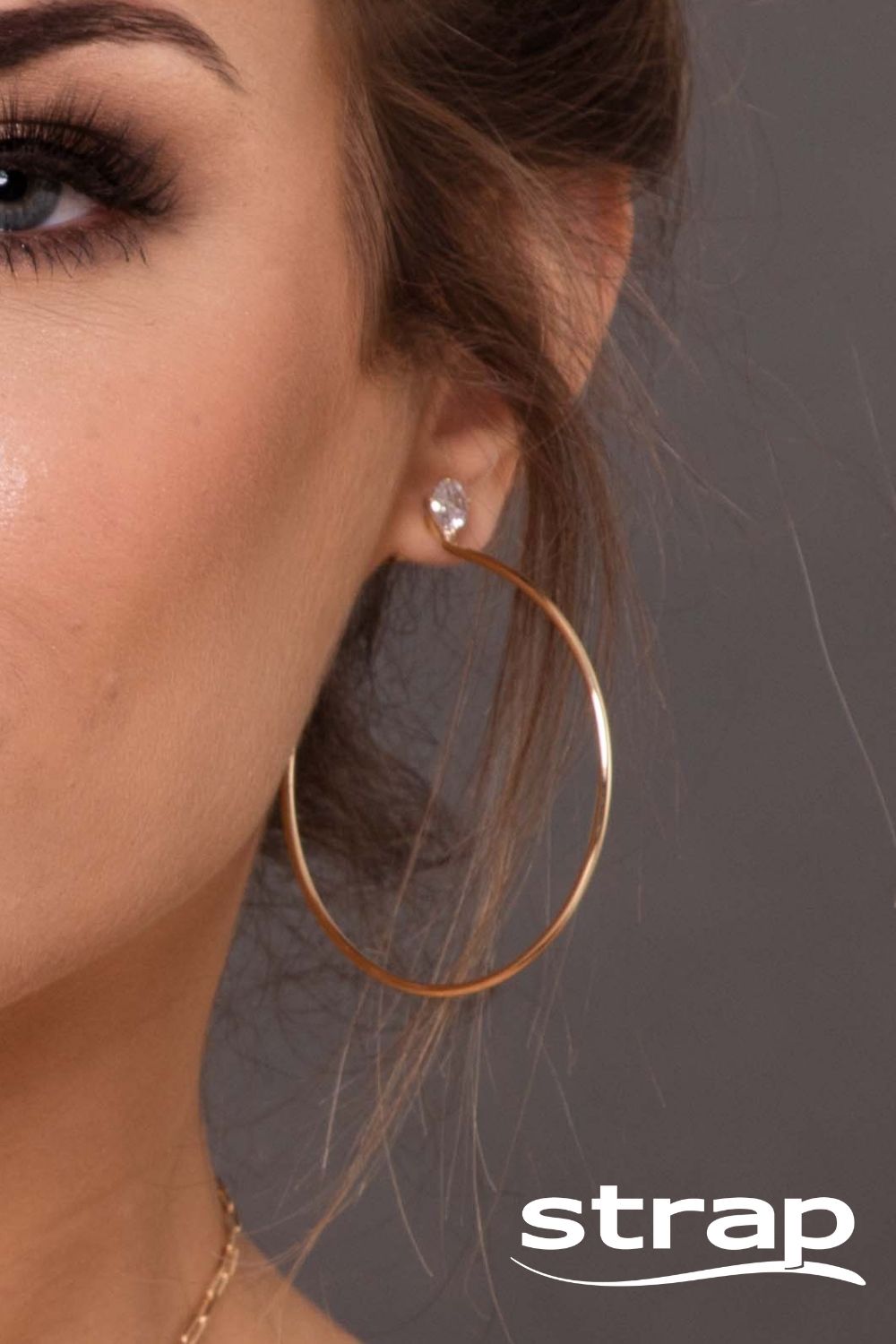 BRINCO DE ARGOLA COM ZIRCÔNIA FOLHEADO A OURO 18K