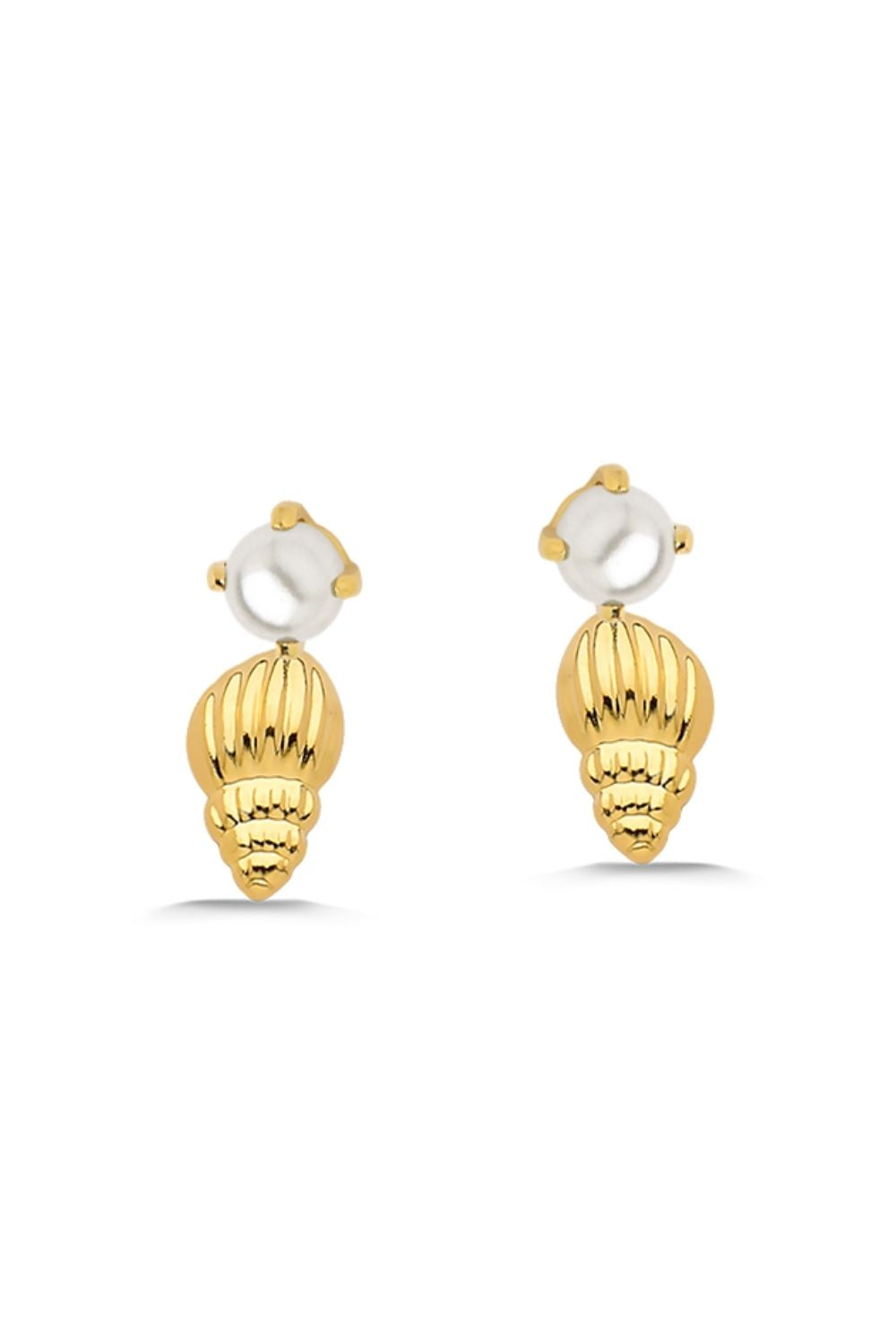BRINCO MINI BÚZIOS COM PÉROLA FOLHEADO A OURO 18K