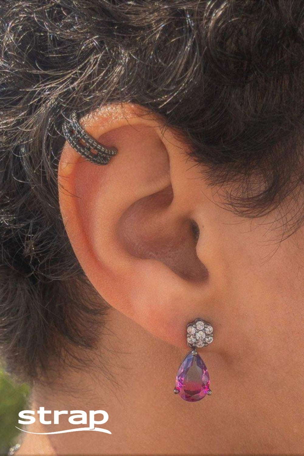 BRINCO GOTA TURMALINA ARCO-ÍRIS E ZIRCÔNIAS FOLHEADO A RÓDIO NEGRO