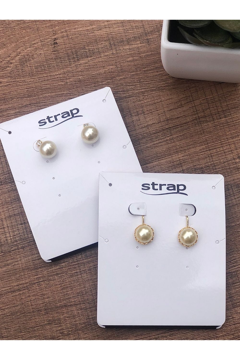 BRINCO DE PÉROLA COM ZIRCÔNIA FOLHEADO A OURO 18K