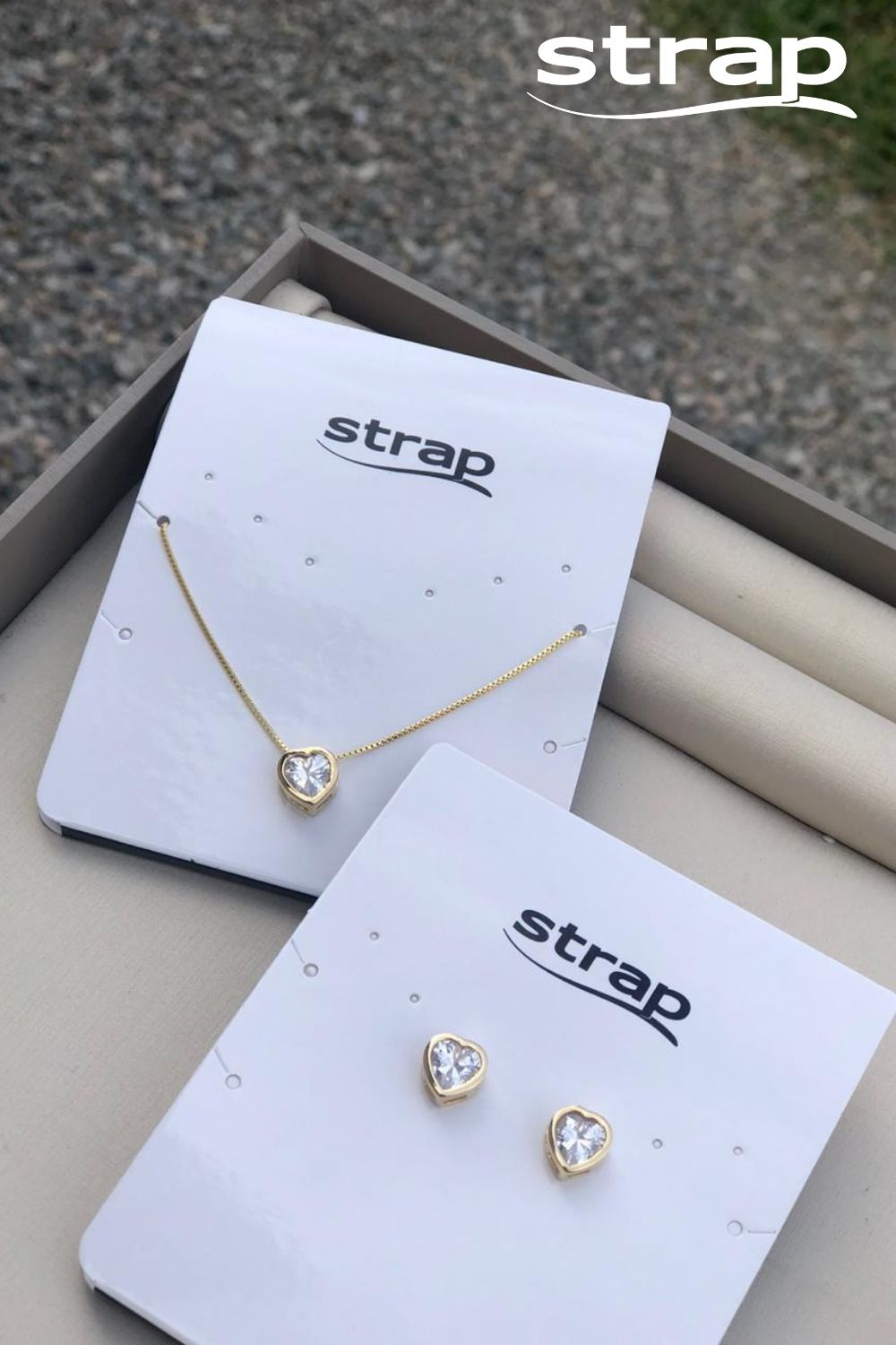 COLAR PONTO DE LUZ DE ZIRCÔNIA EM CORAÇÃO FOLHEADO A OURO 18K