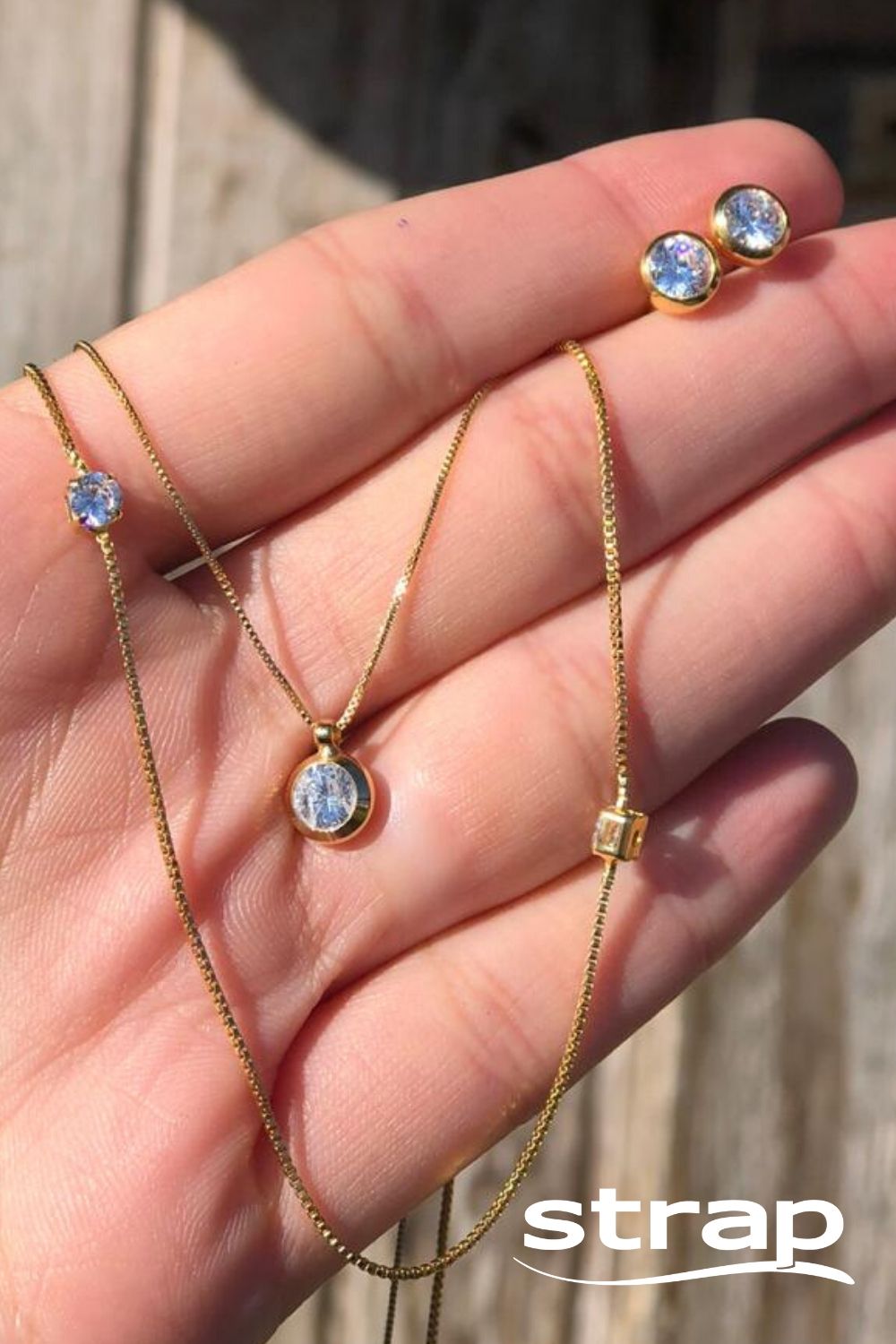 COLAR COM PINGENTE PONTO DE LUZ EM ZIRCÔNIA FOLHEADO A OURO 18K
