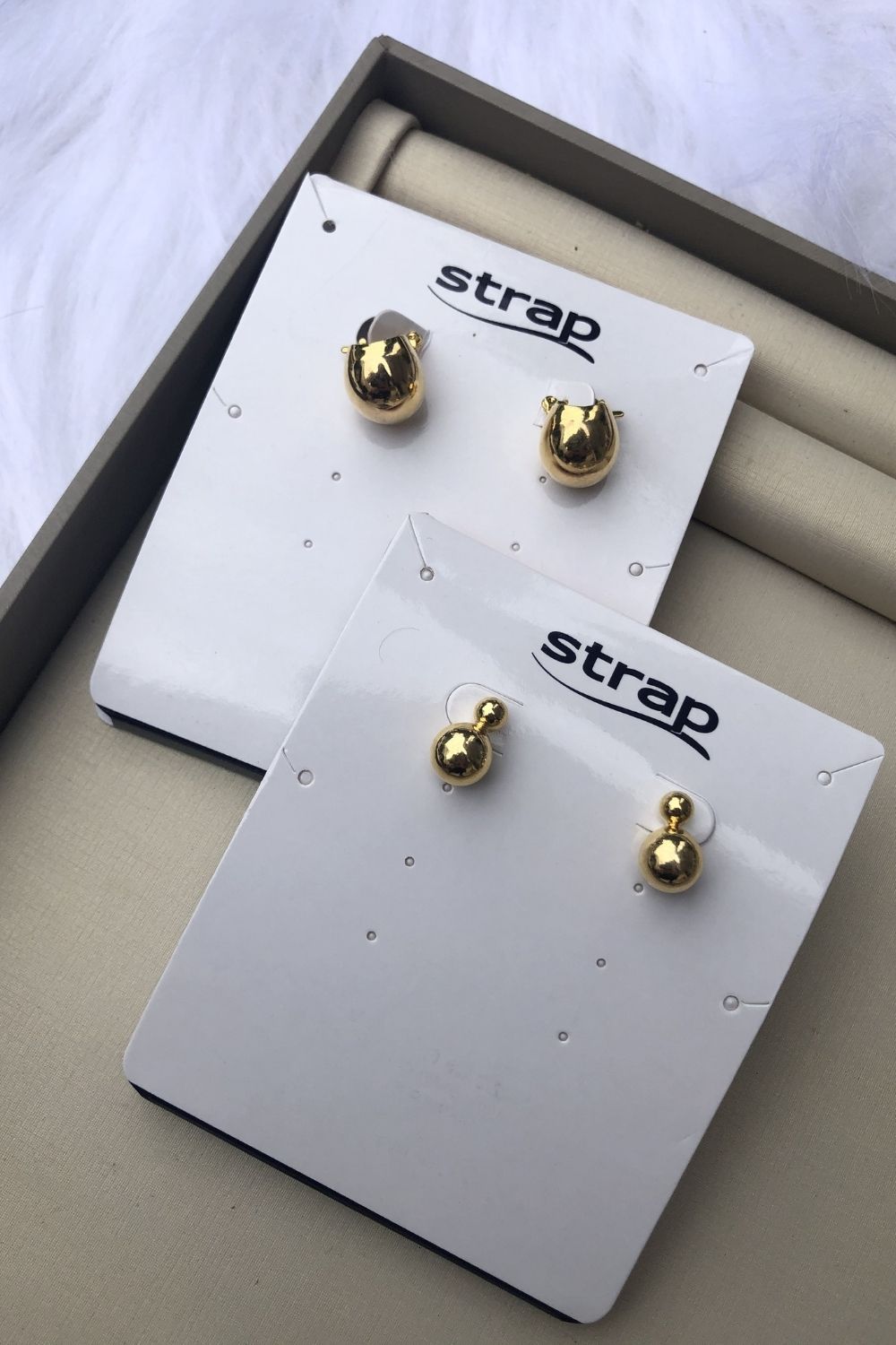 BRINCO CAPACETE FOLHEADO A OURO 18K