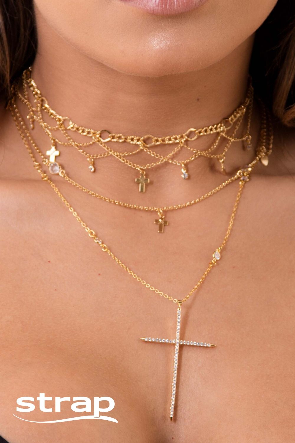 COLAR CHOKER COM PINGENTE DE CRUZ E ZIERCÔNIA FOLHEADA A OURO 18K