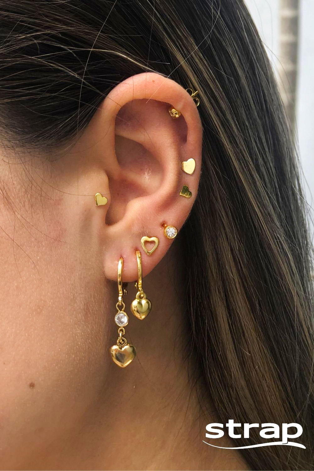 BRINCO DE ARGOLA COM ZIRCÔNIA E CORAÇÃO FOLHEADO A OURO 18K