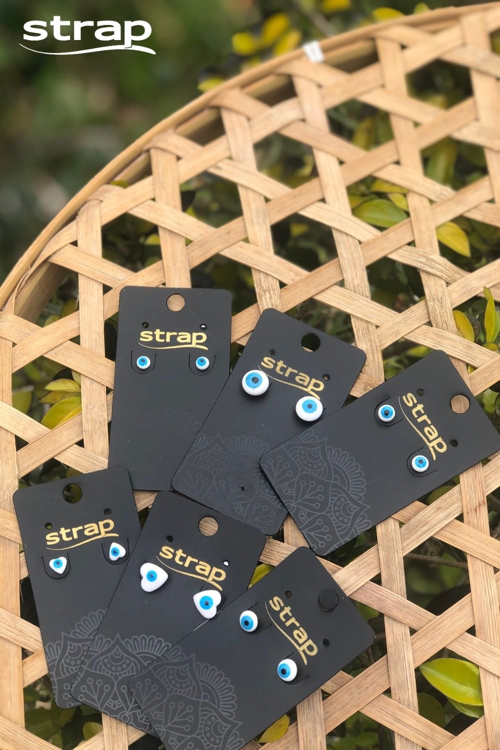 BRINCO MINI OLHO GREGO FOLHEADO A OURO 18K G