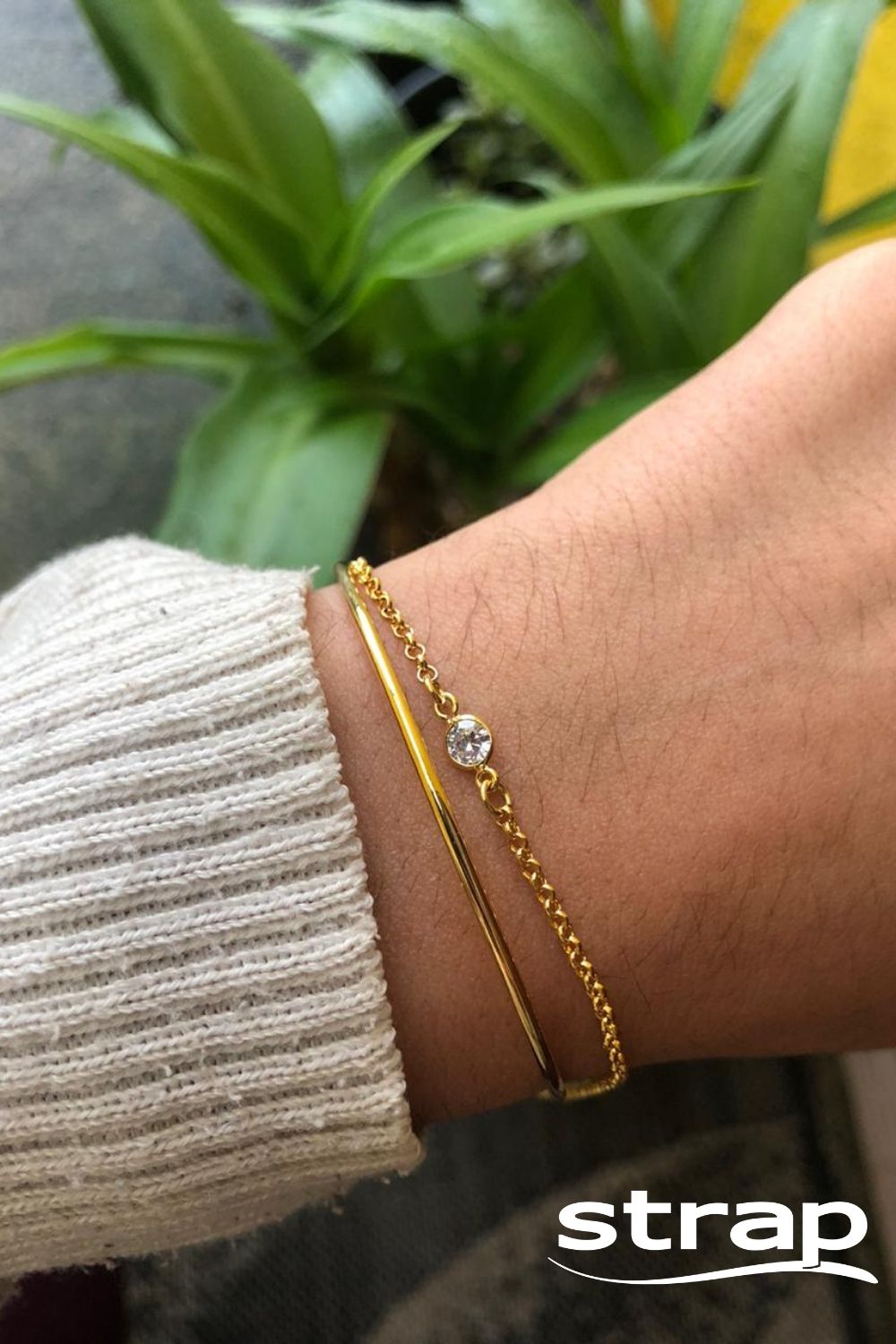BRACELETE DUPLO COM ARO RÍGIDO E ELO PORTUGUÊS FOLHEADO A OURO 18K