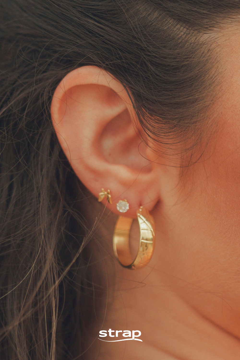 BRINCO DE ARGOLA LISA FOLHEADO A OURO 18K