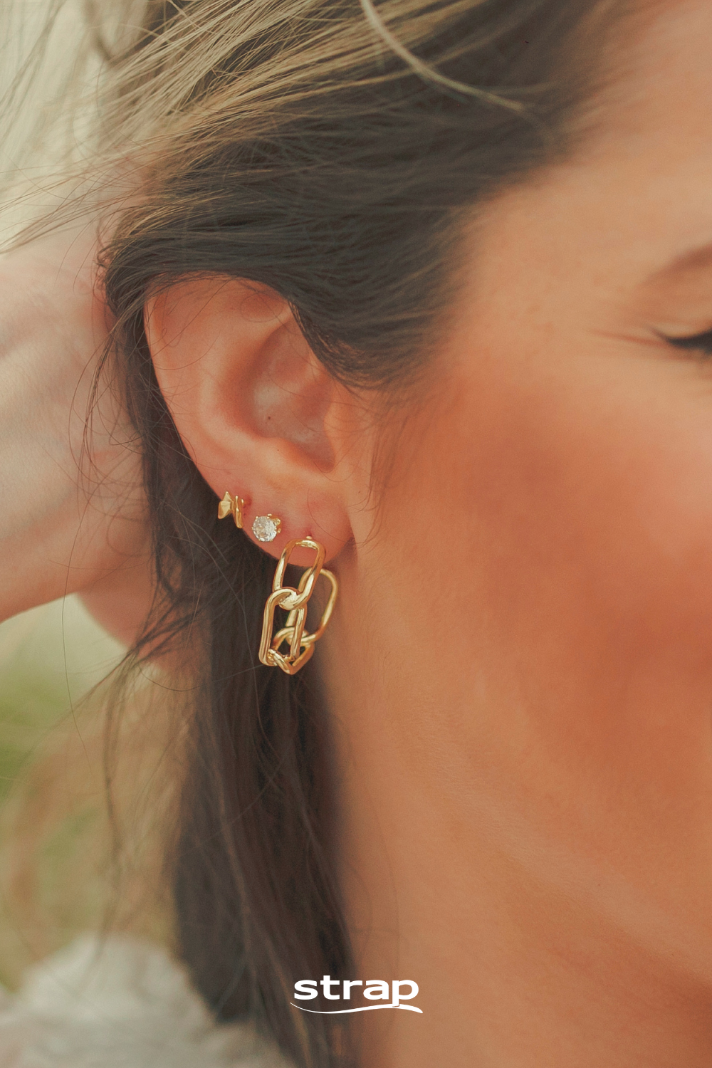 BRINCO DE ARGOLA DE ELOS FOLHEADO A OURO 18K